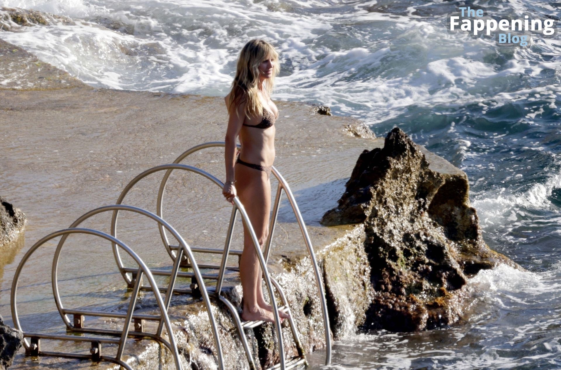 Heidi Klum Shows Off Her Nude Boobs While Enjoying a Summer Holiday with Tom Kaulitz in Capri (65 Photos)