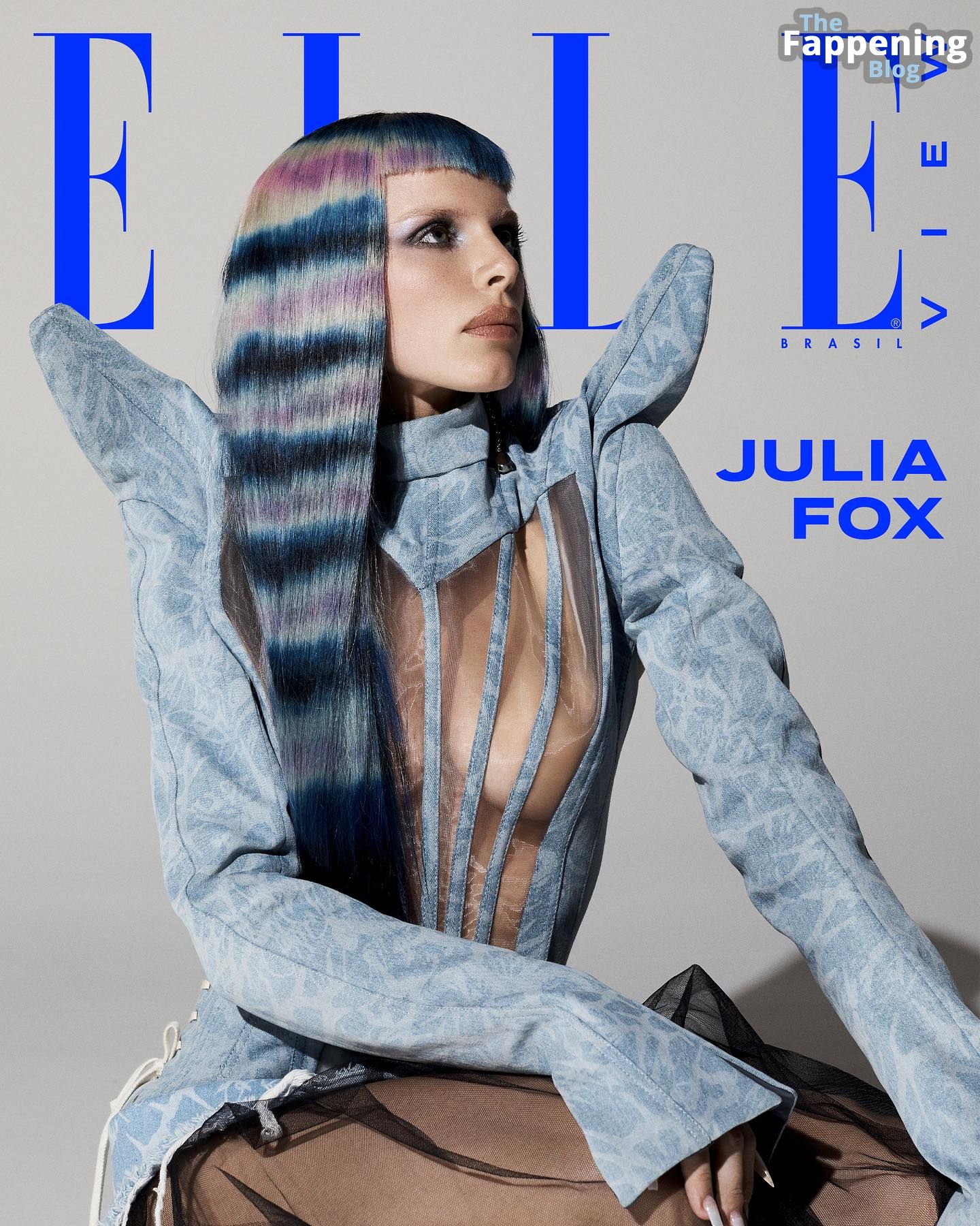 Julia Fox Nude &amp; Sexy Collection (14 Photos)