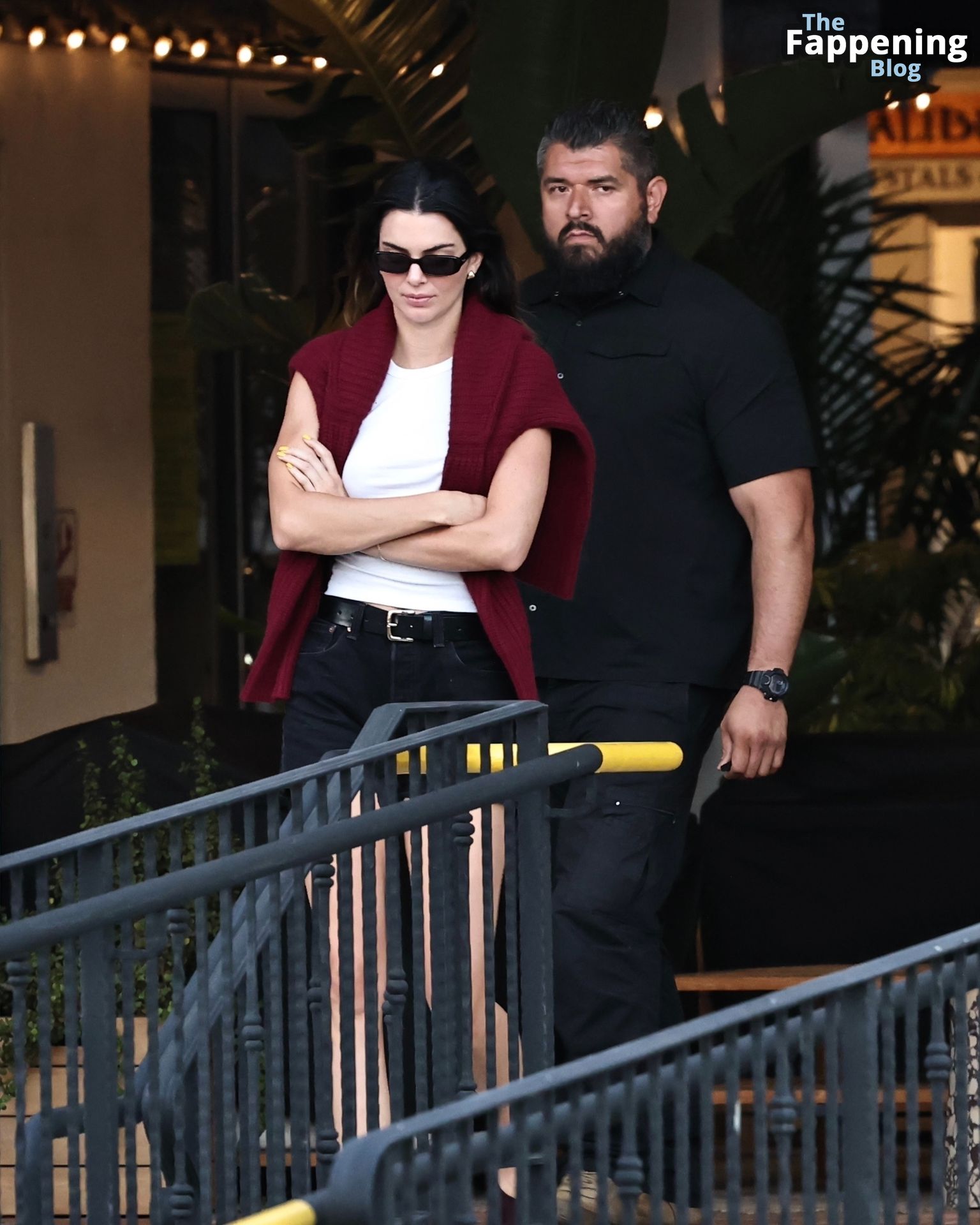 Kendall Jenner Puts on a Casual Leggy Display While Out Shopping with Friends (31 Photos)