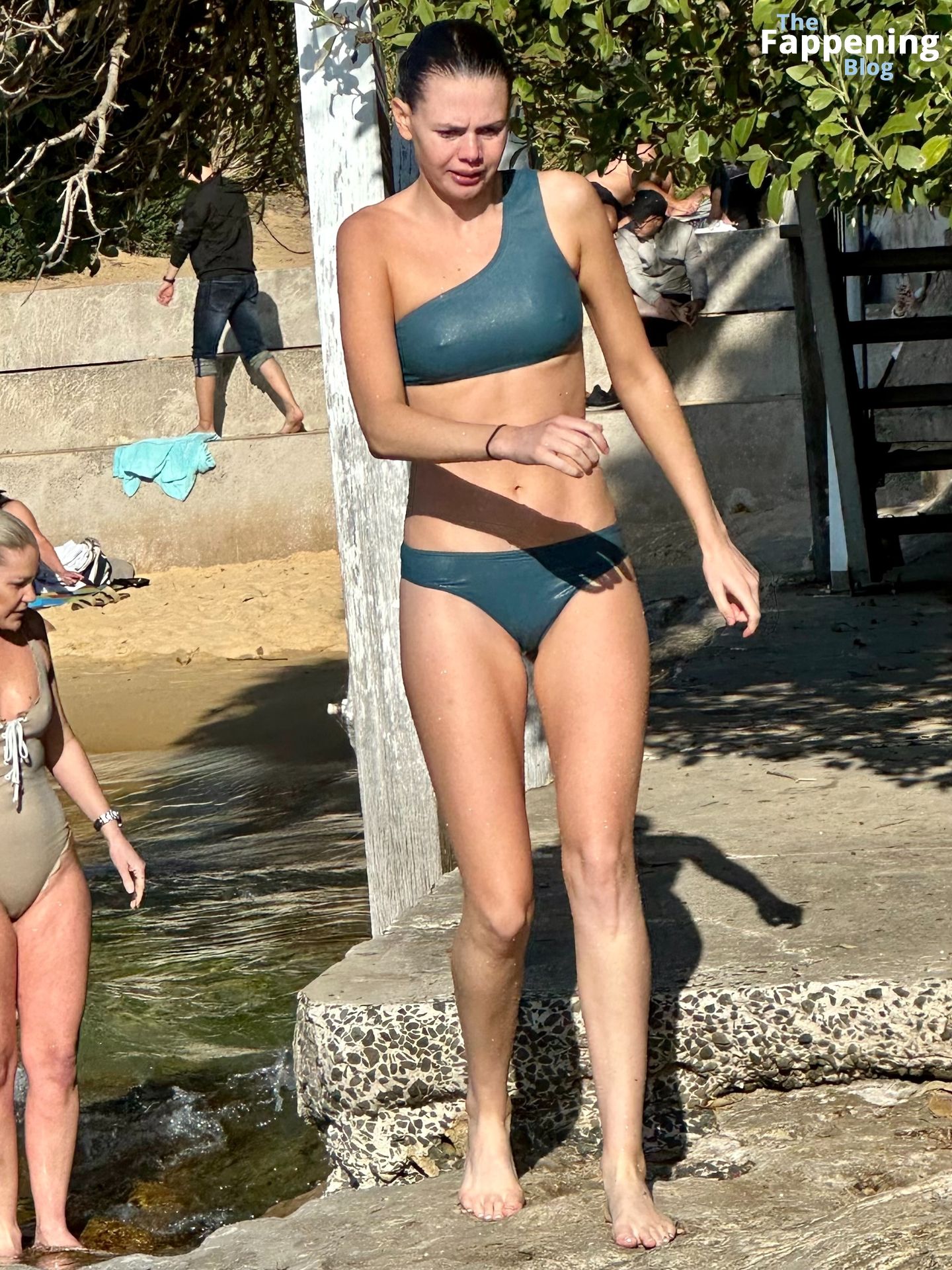 Lucia Hawley Shows Off Her Bikini Body at Camp Cove (Photos)