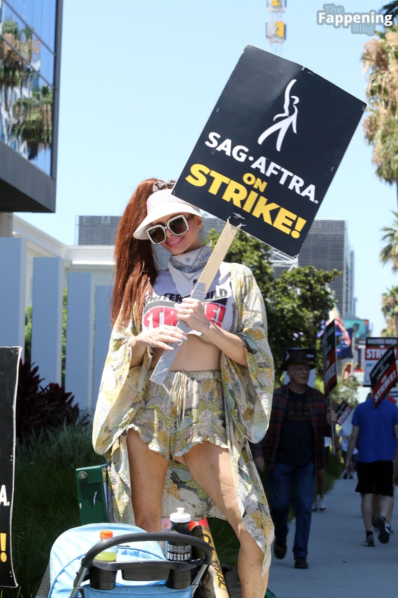 Phoebe Price Supports SAG Strike Outside Netflix’s Office in LA (10 Photos)