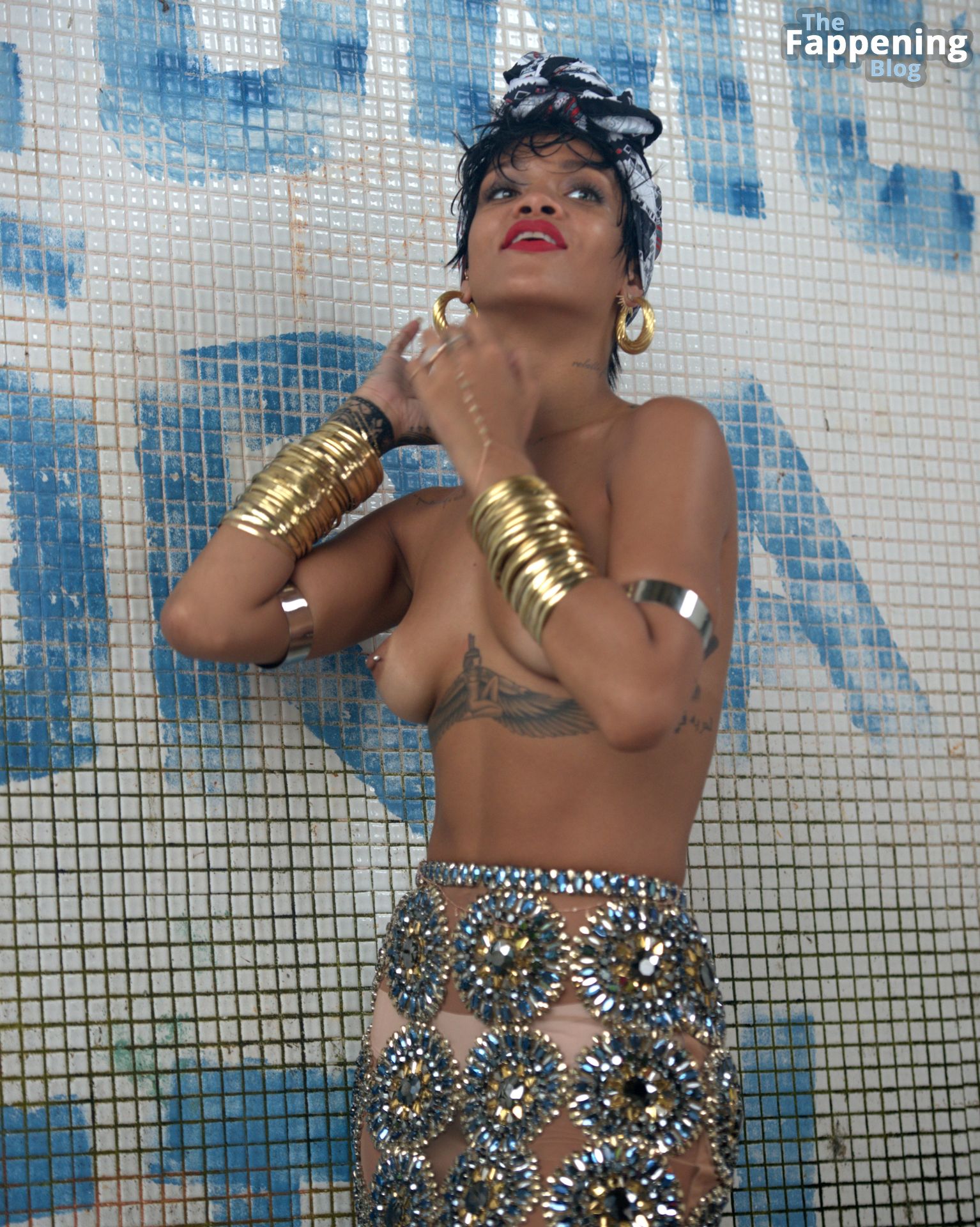 Rihanna-Nude-Sexy-10-The-Fappening-Blog.jpg