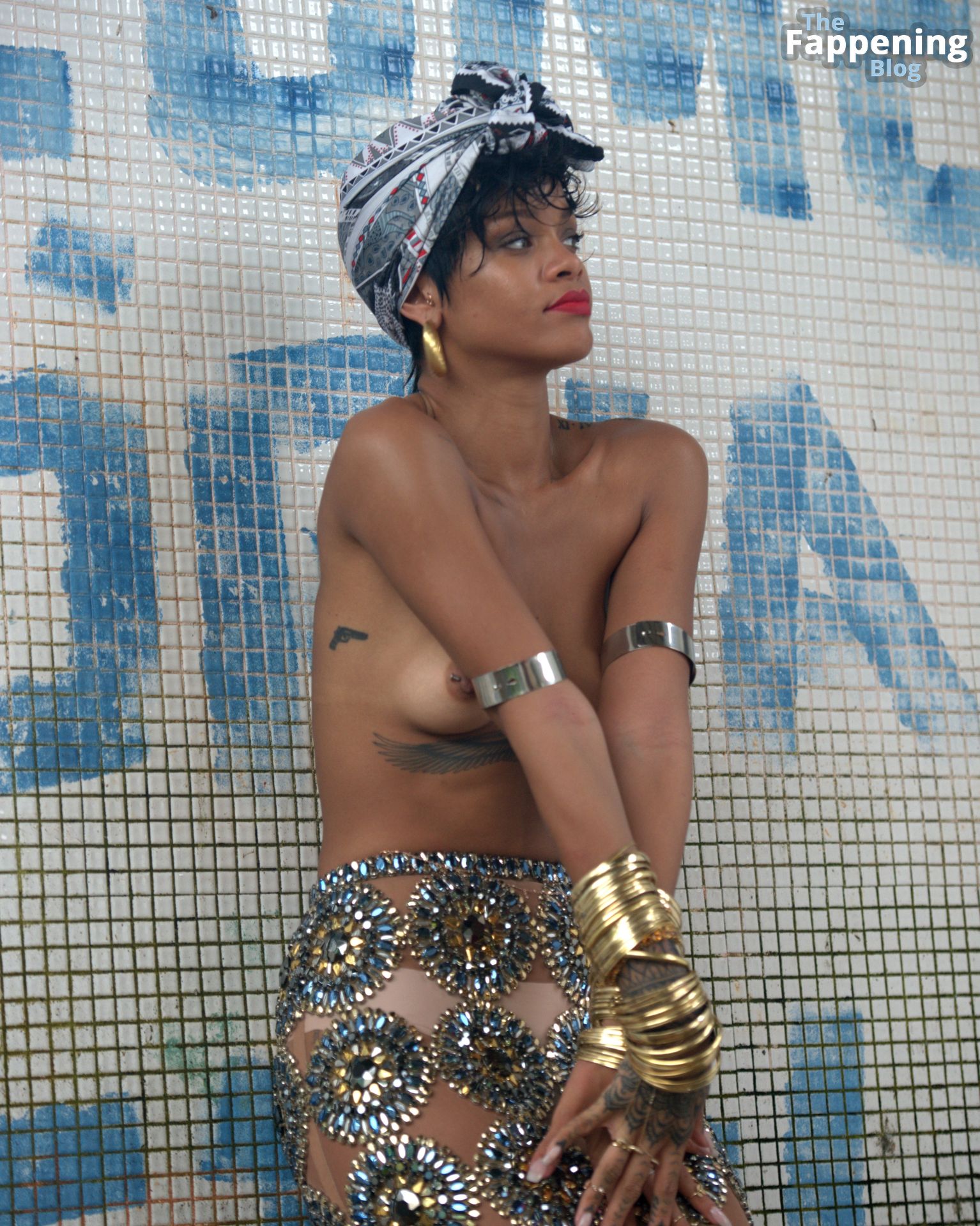 Rihanna-Nude-Sexy-5-The-Fappening-Blog.jpg