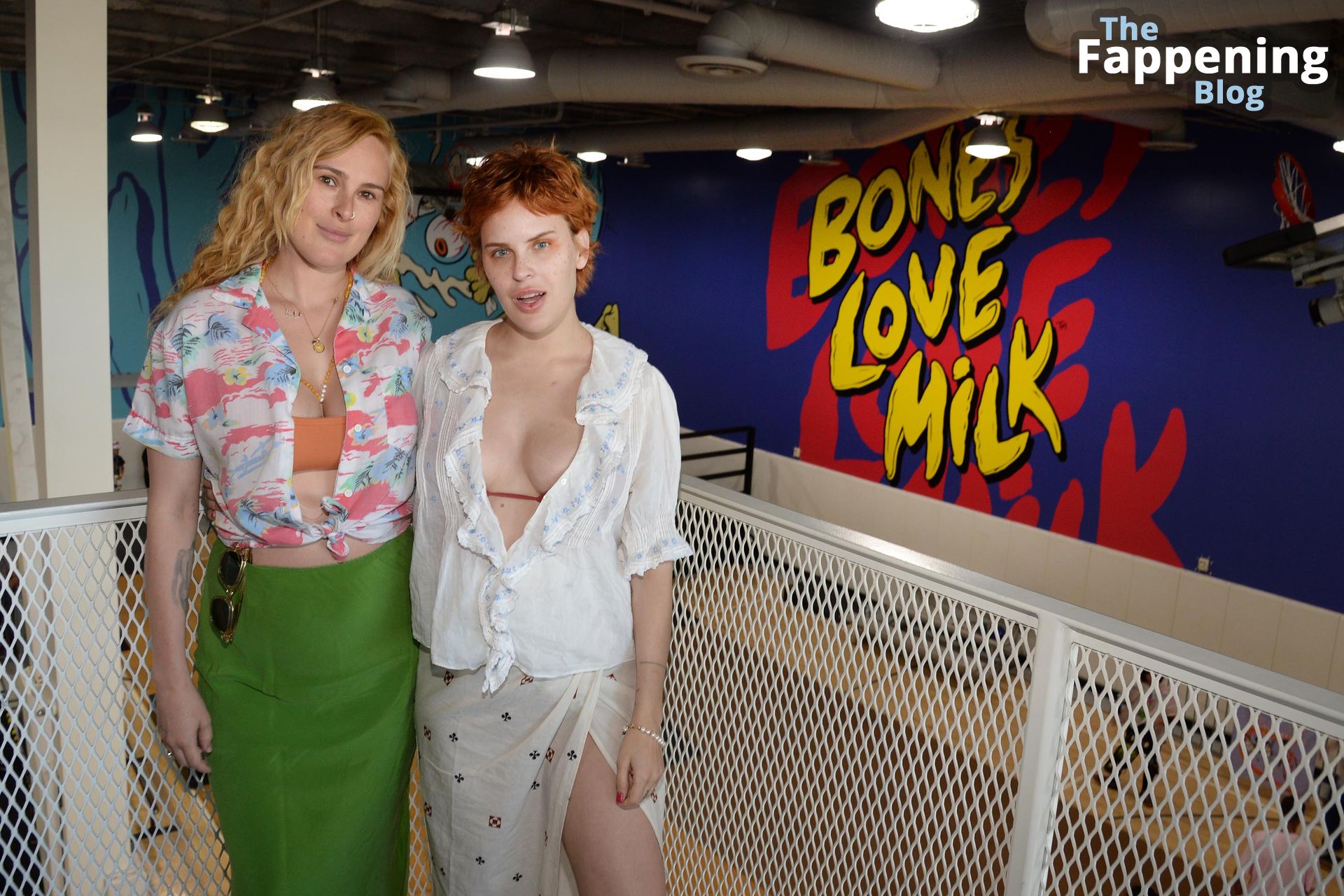 Tallulah Willis Flaunts Her Sexy Tits at the Bones Love Milk Shredquarters Skating Event (14 Photos)