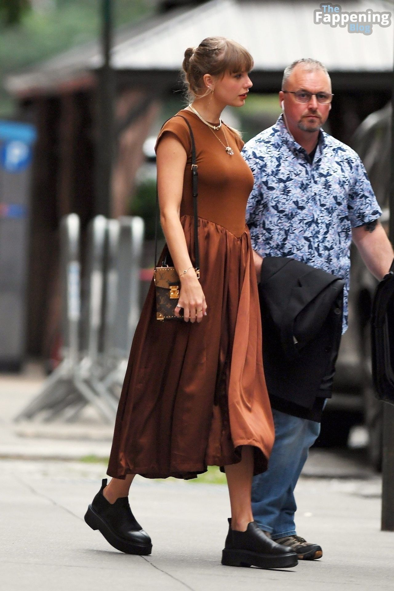 Taylor-Swift-NYC-Busty-Glamour-Zero-Bond-14-thefappeningblog.com_.jpg