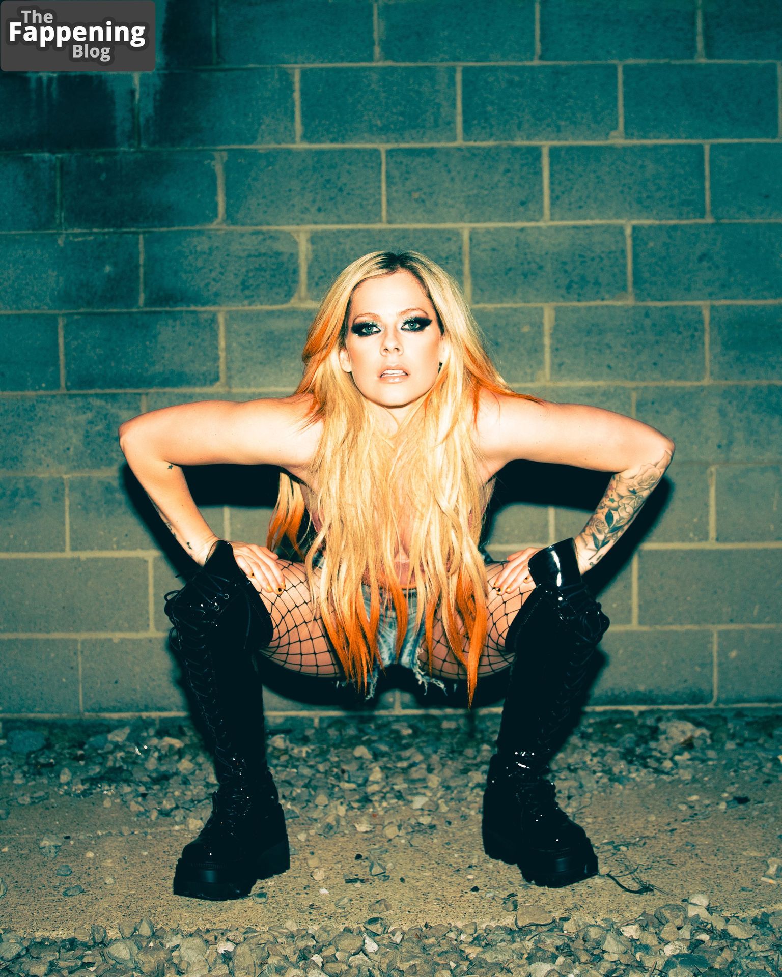 Avril Lavigne Sexy 1