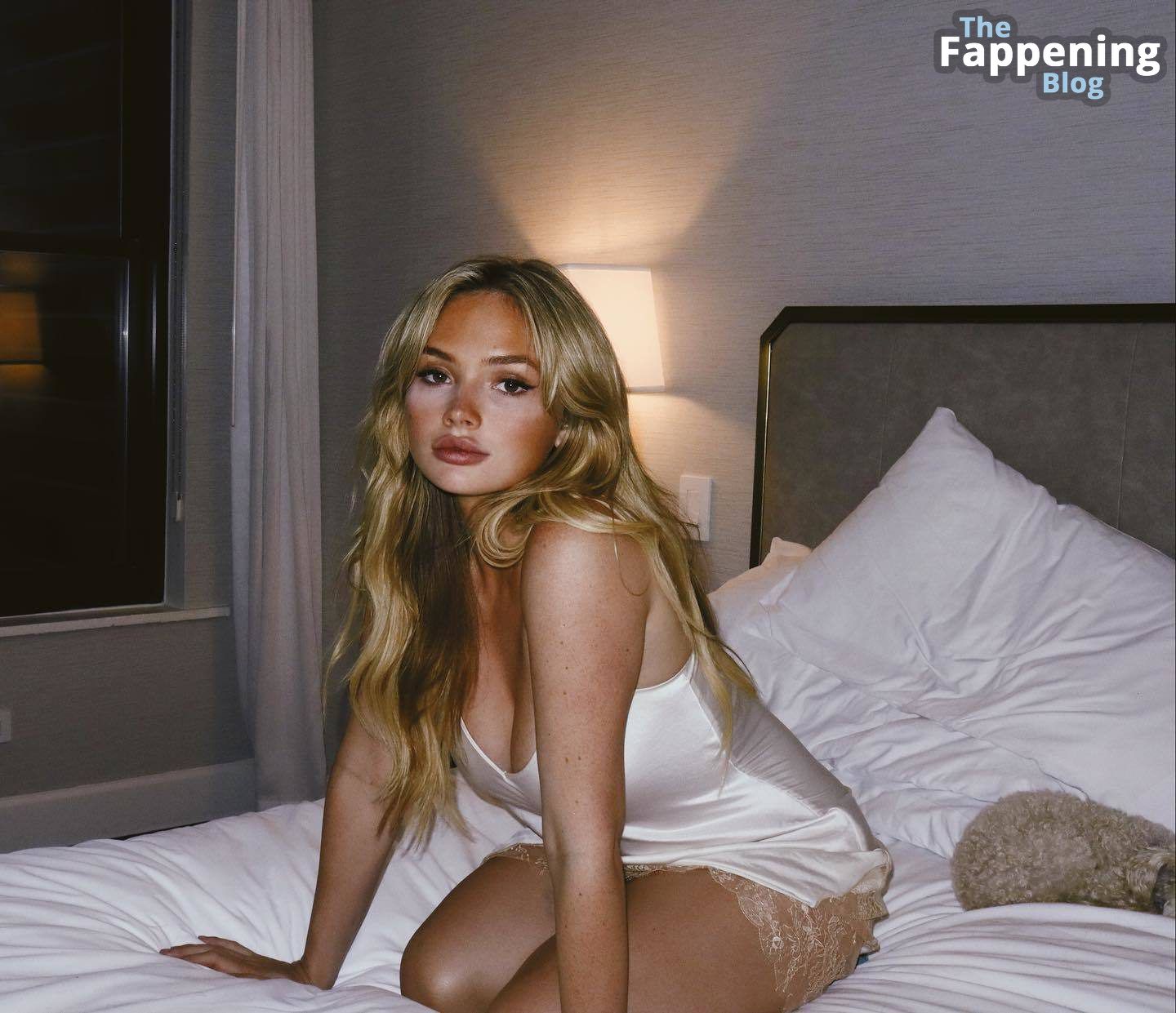 Pretty Natalie Alyn Lind Poses in a Nightgown (9 Photos)