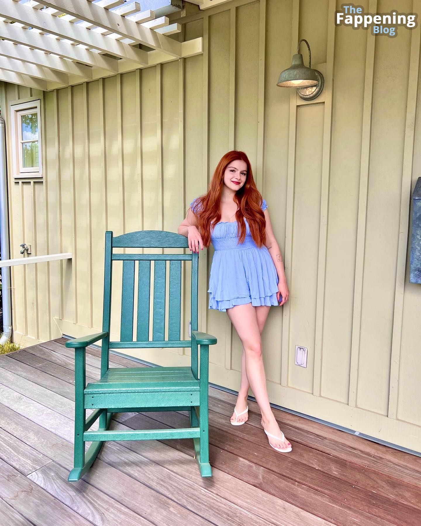 Ariel Winter Shows Off Her Sexy Legs (3 Photos)