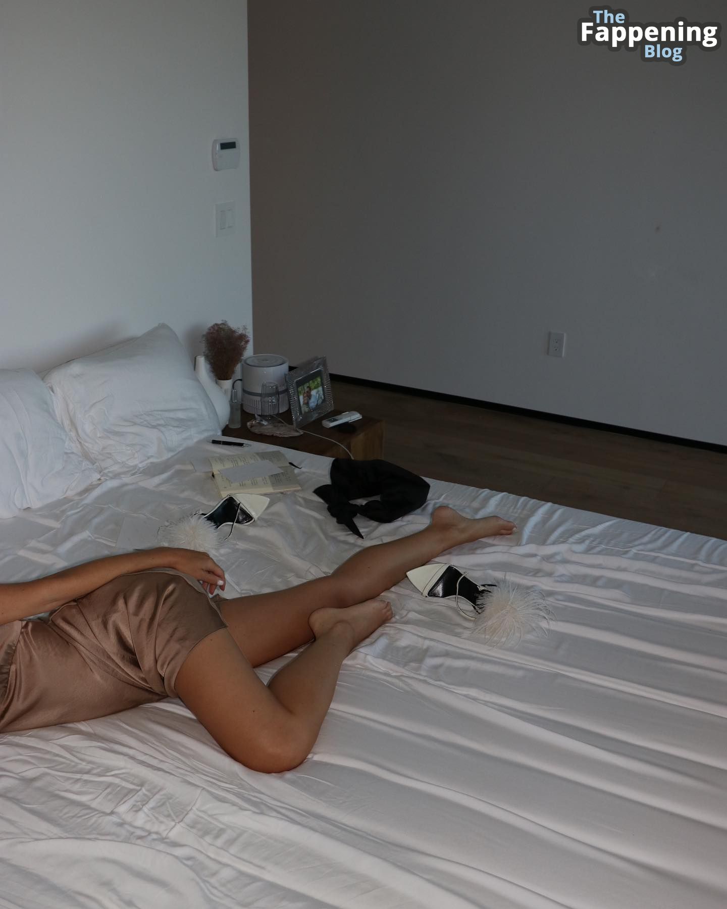 Cara Santana Displays Her Sexy Legs &amp; Feet (12 Photos)
