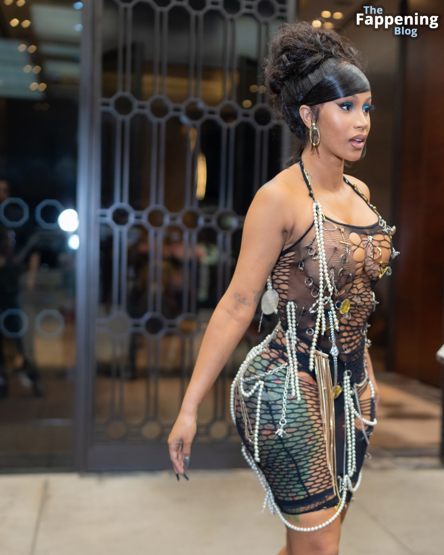 Cardi B Displays Her Curves in a Hot Outfit in New York (13 Photos)