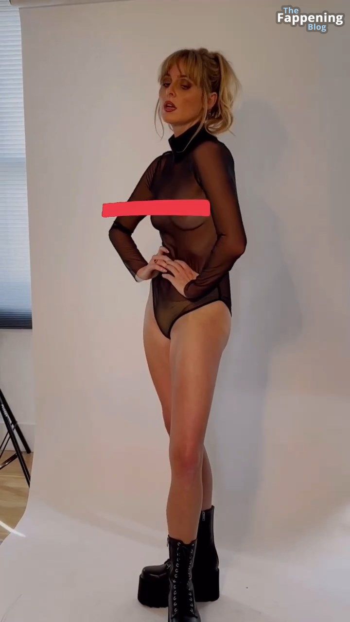 戴安娜维克斯裸体 Sexy ReVamp Magazine Video