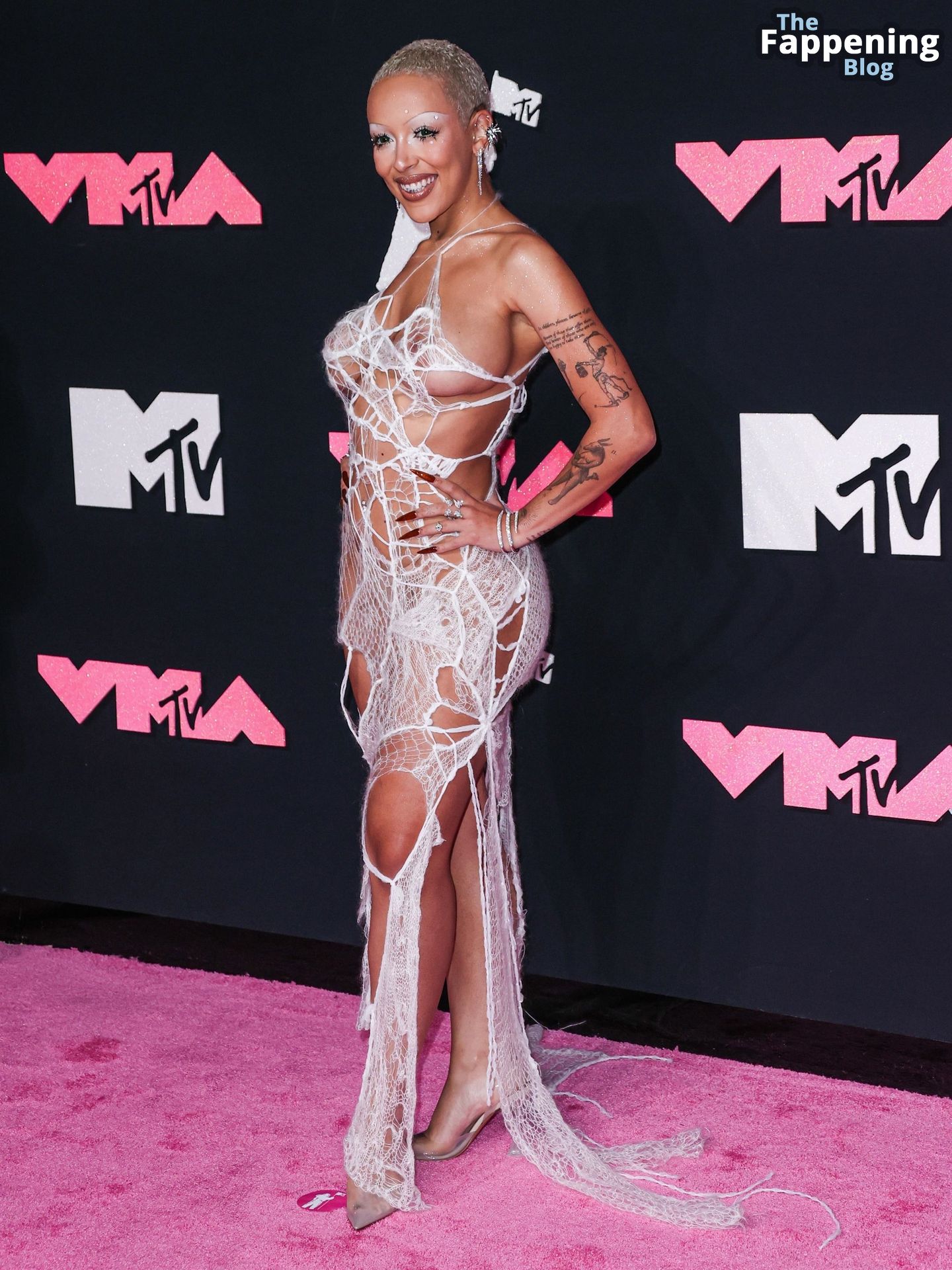 Doja Cat Displays Some Nudity at the 2023 MTV Video Music Awards (107 New Photos)