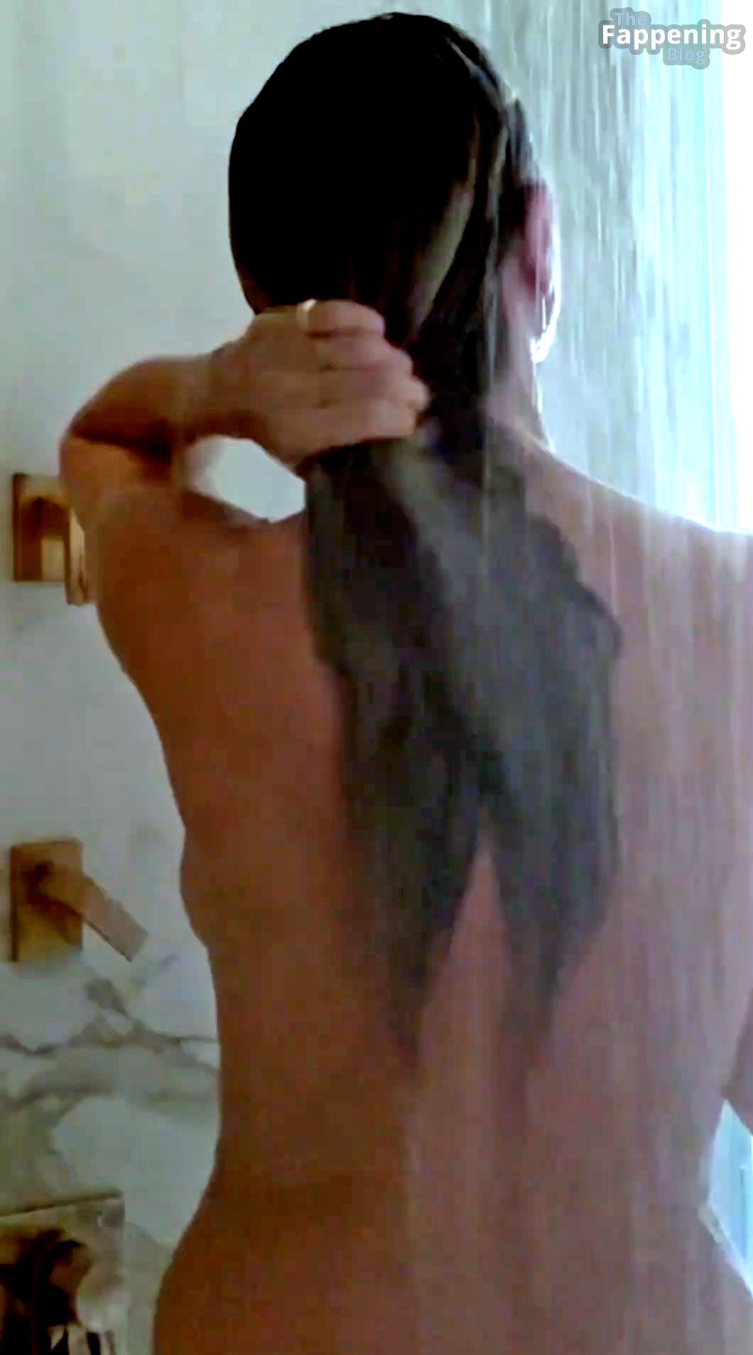 Heidi Klum Poses Naked in the Shower (10 Pics + Video)