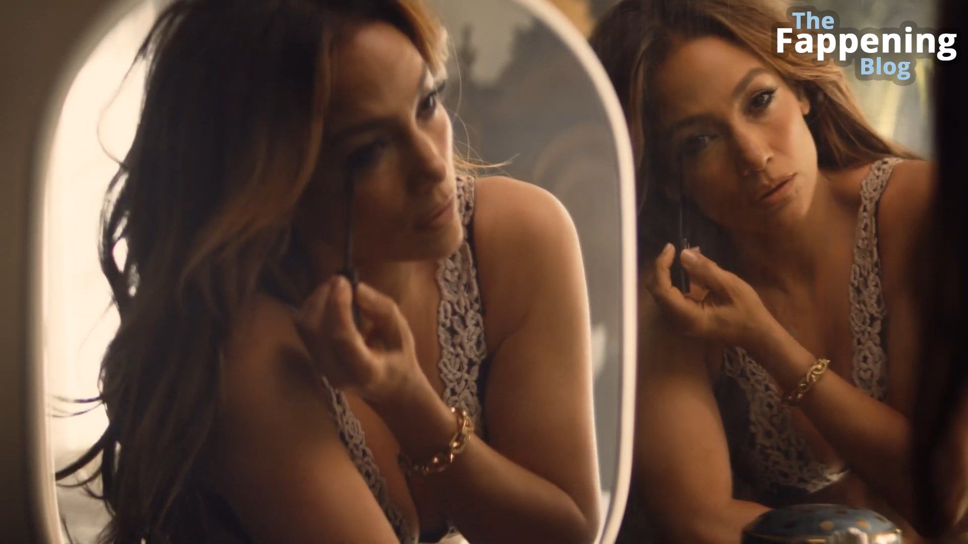 Jennifer Lopez Poses For Intimissimi (6 Pics + Video)