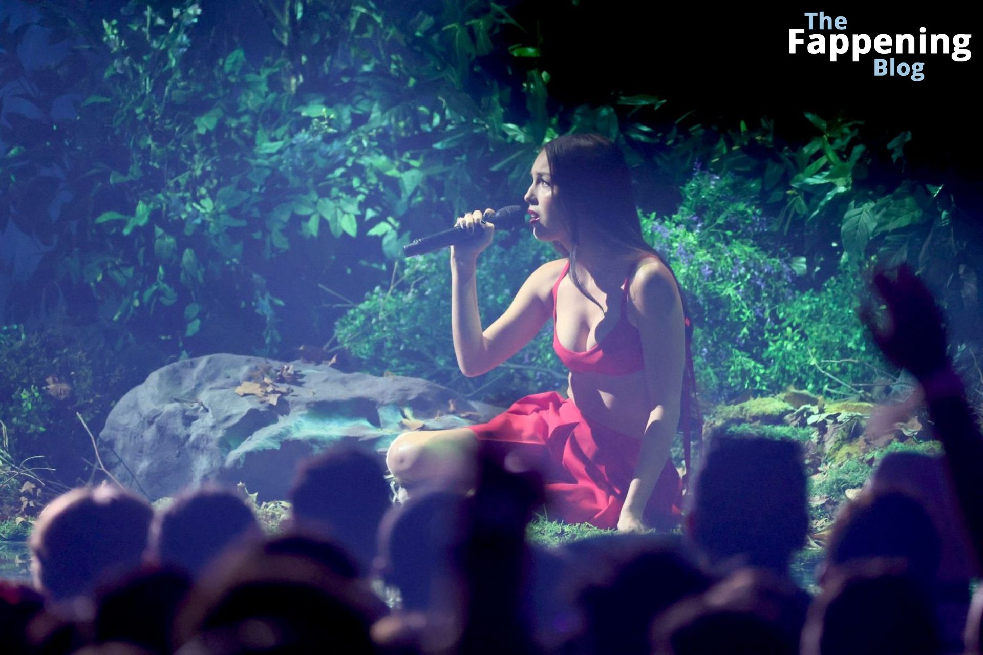 Olivia Rodrigo Shows Off Her Slender Figure at the 2023 MTV VMAs (102 Photos)