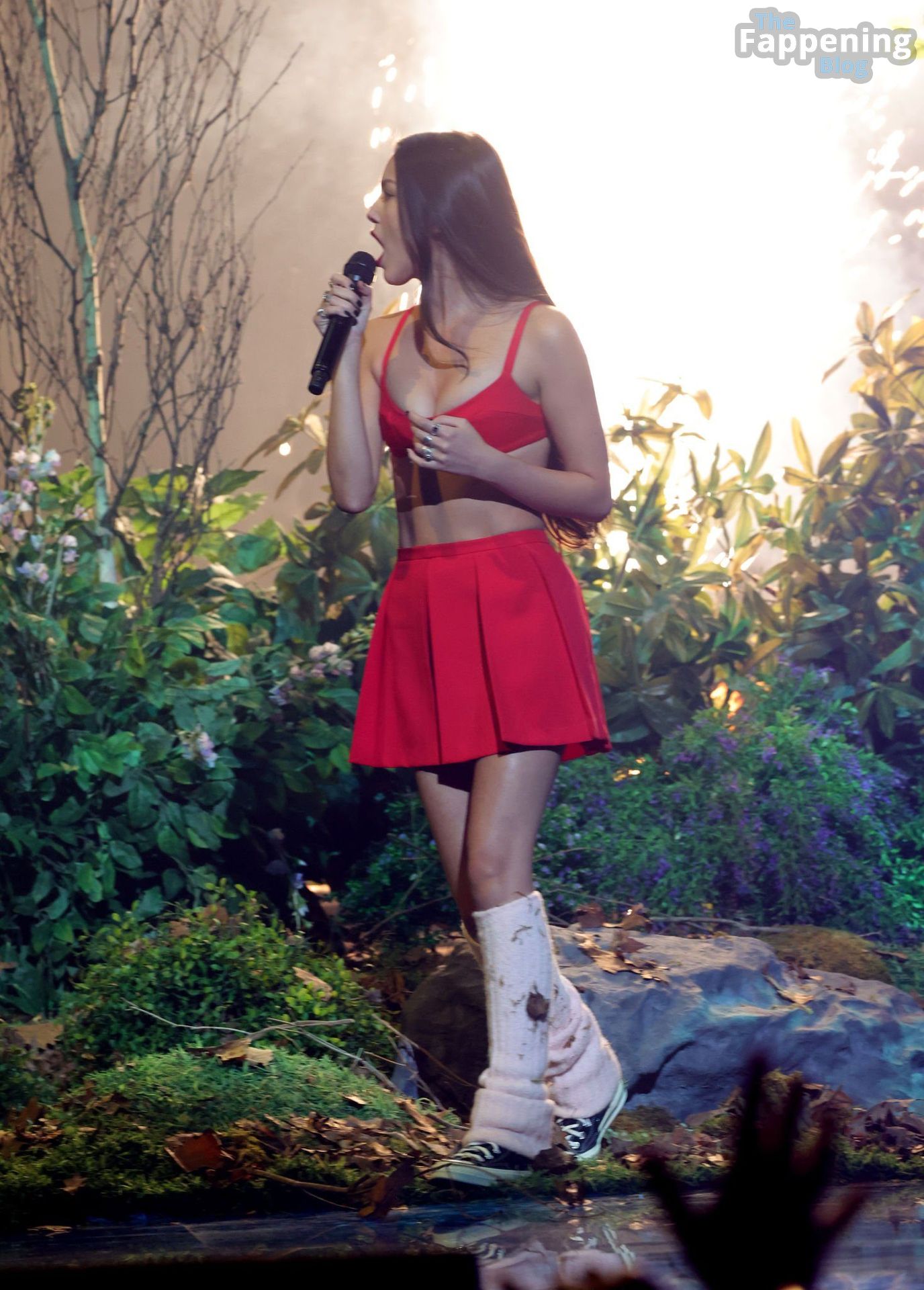 Olivia Rodrigo Shows Off Her Slender Figure at the 2023 MTV VMAs (102 Photos)