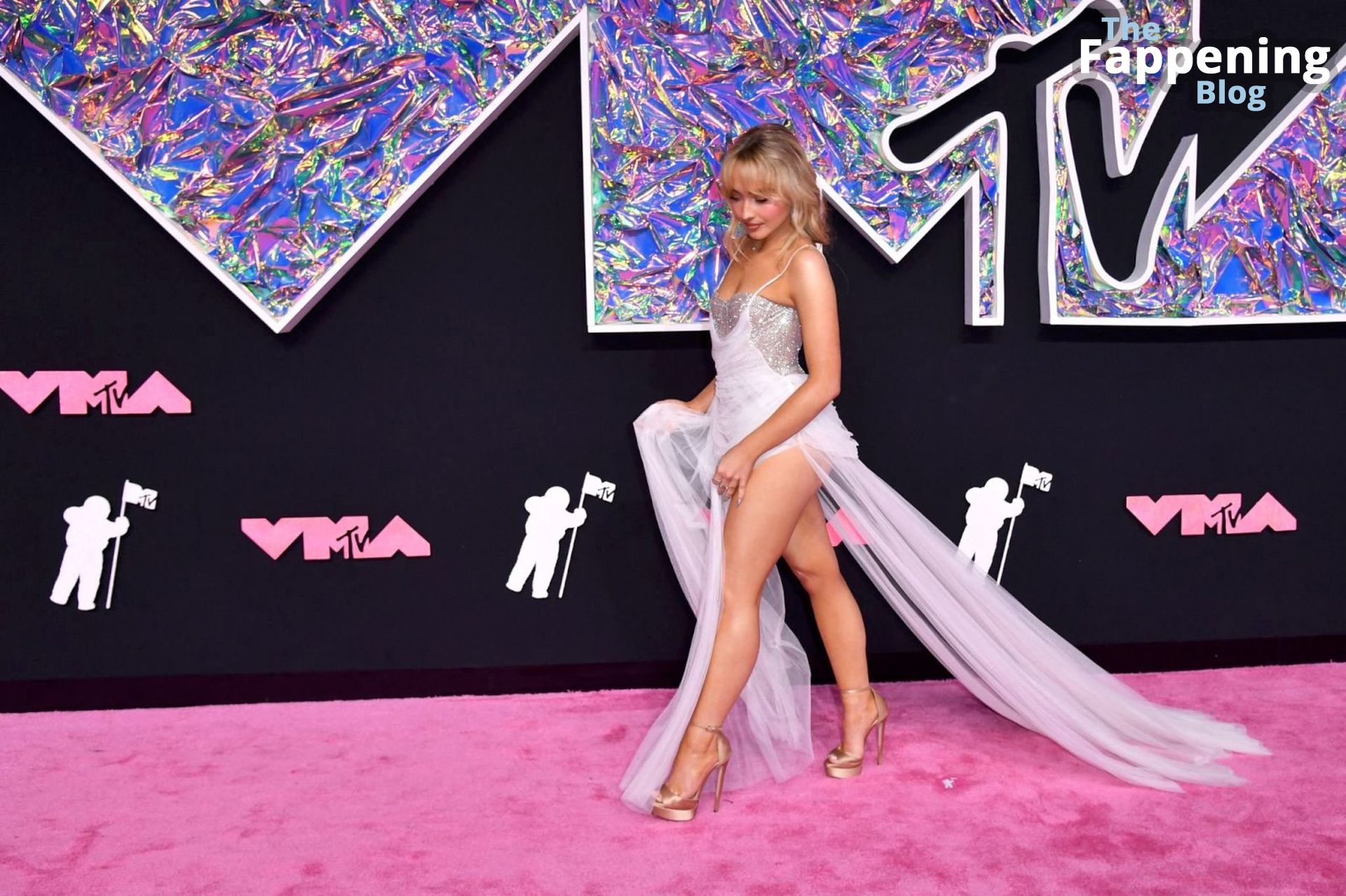 Sabrina Carpenter Looks Stunning at the 2023 MTV Video Music Awards (59 Photos)