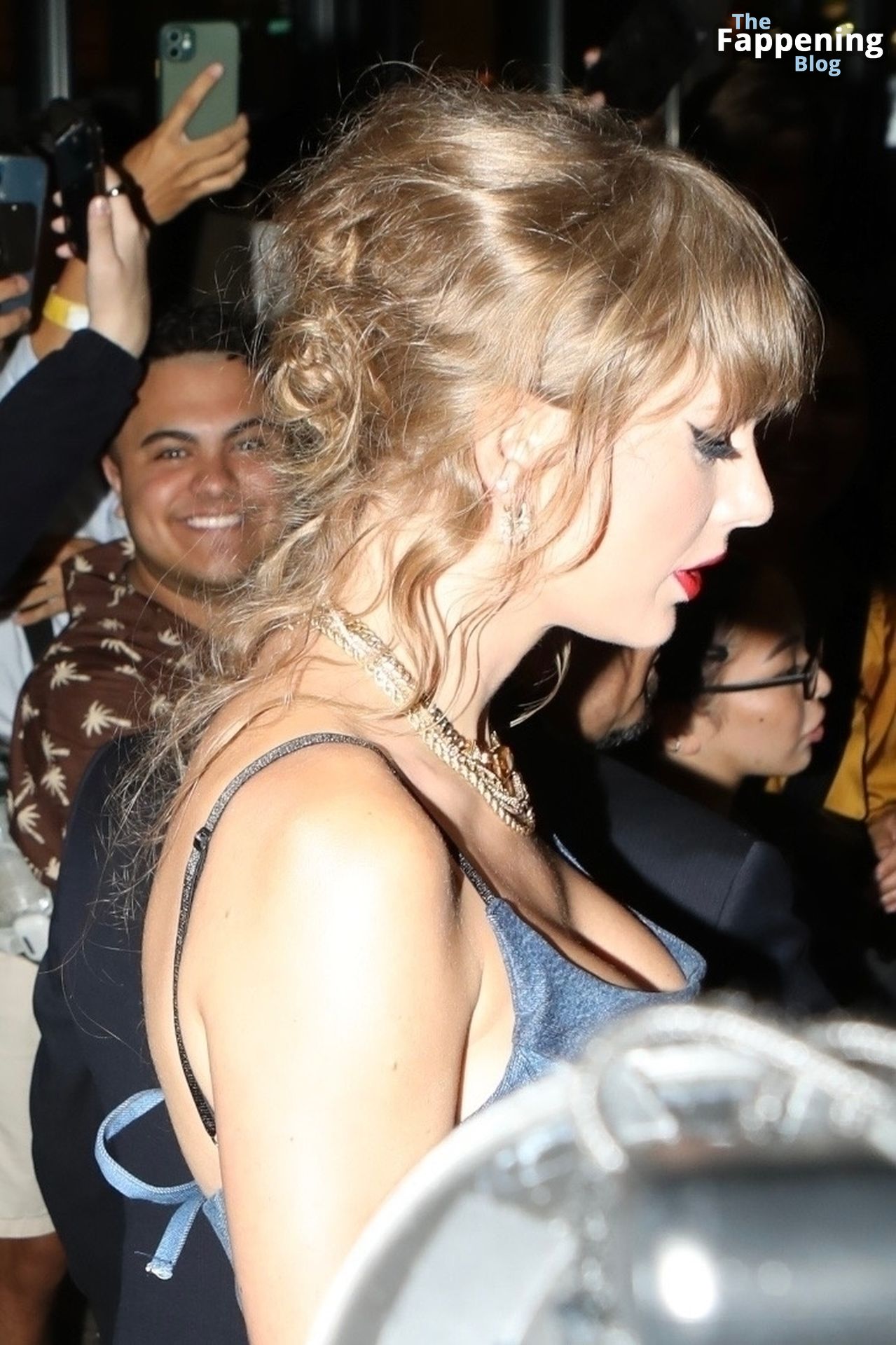 Taylor Swift Flaunts Her Sexy Legs &amp; Cleavage Exiting The Ned NoMad MTV VMAs After Party (32 Photos)
