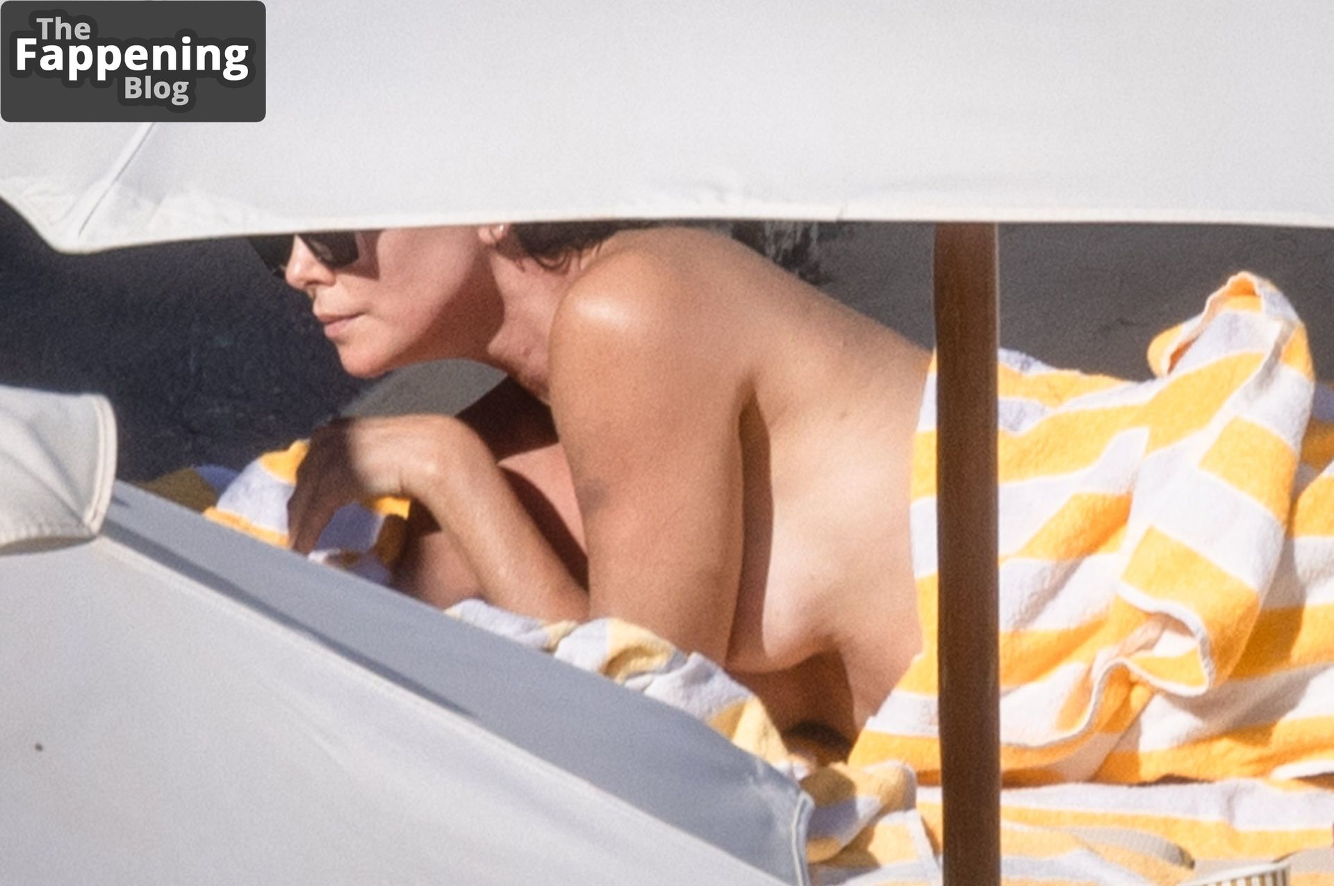 Charlize Theron Nude (8 Photos)