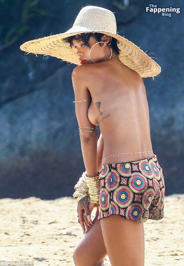 Rihanna Nude &amp; Sexy Collection – Part 10 (150 Photos)