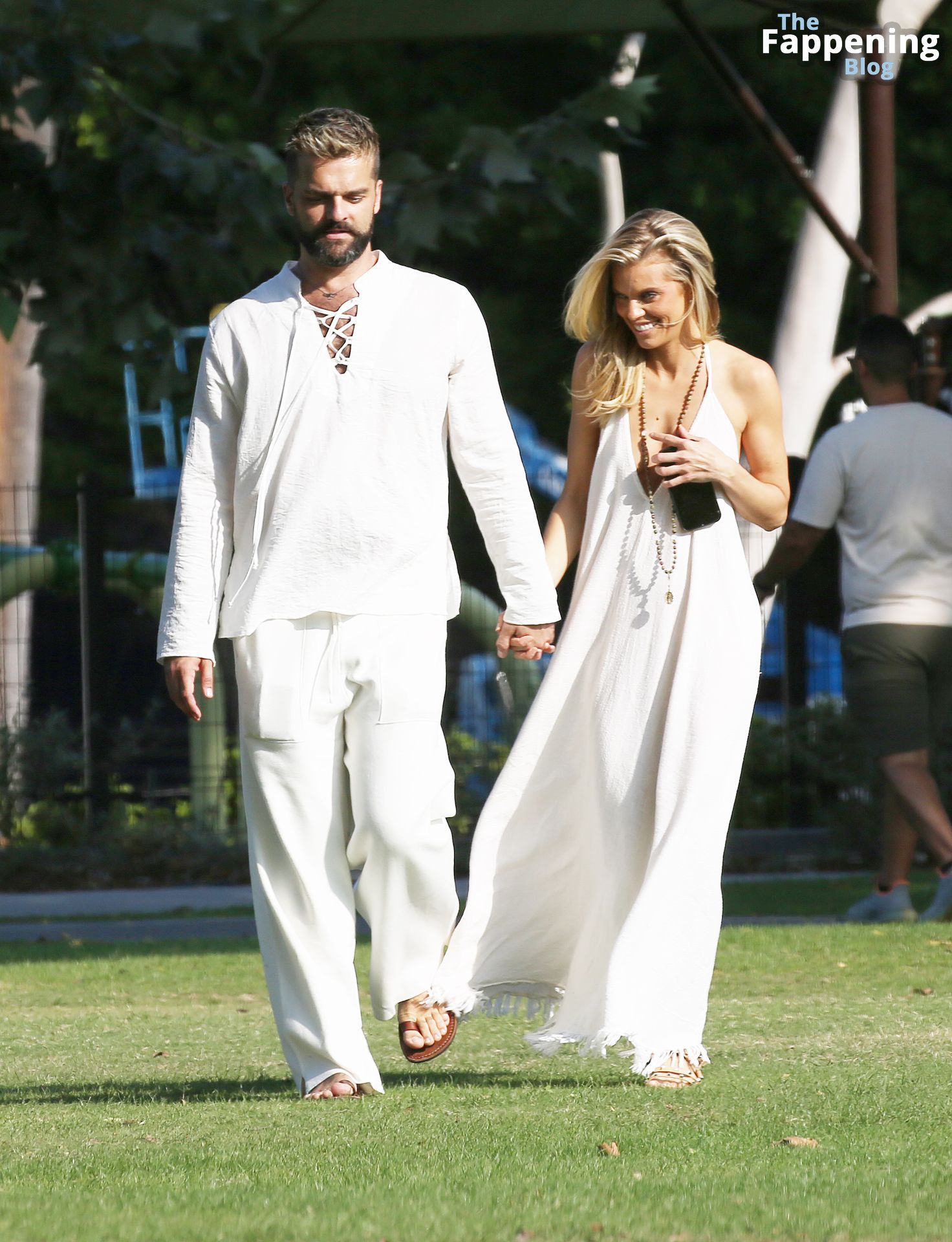AnnaLynne McCord is Spotted Meditating in a Park in LA (27 Photos)