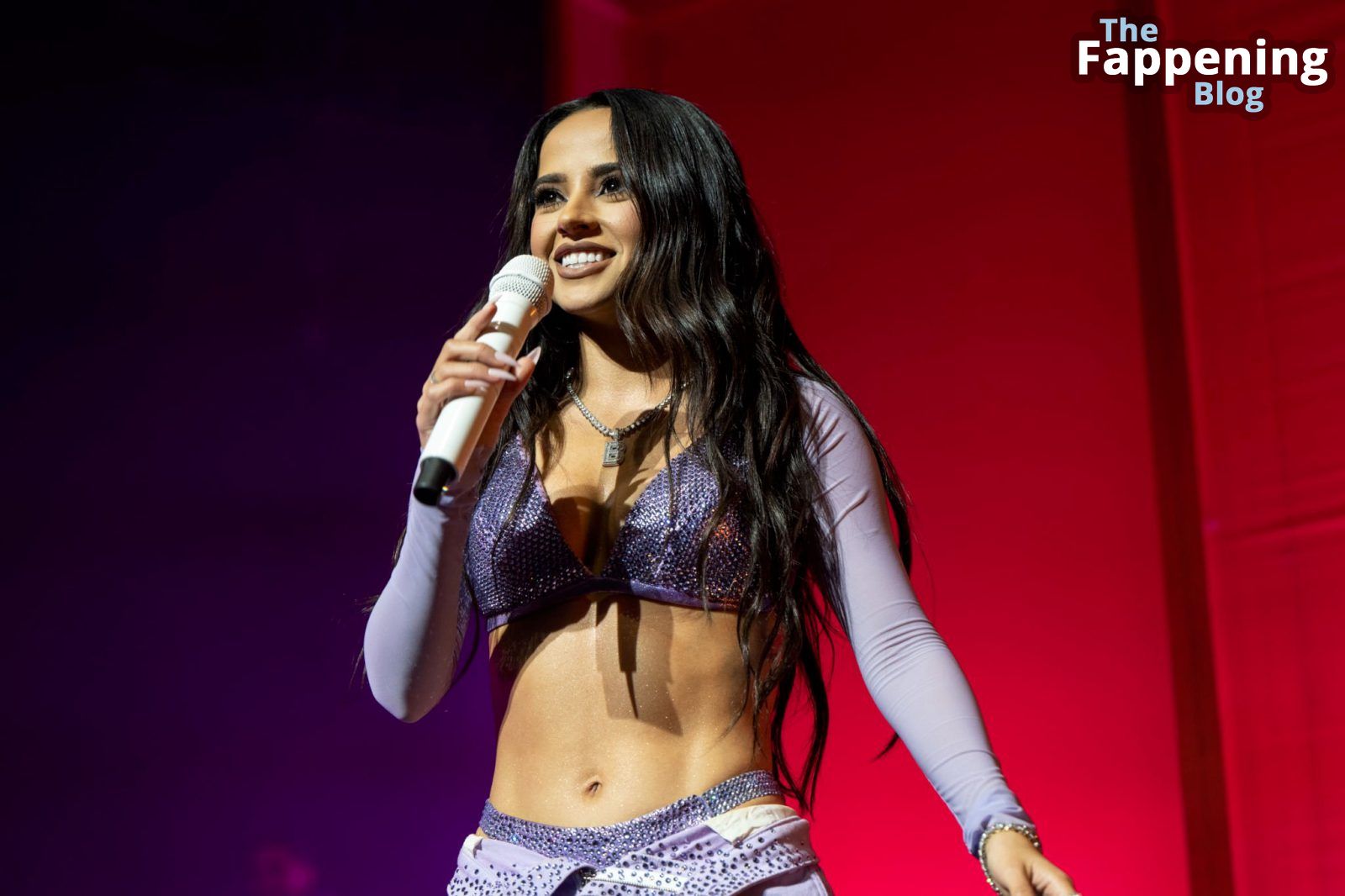 Becky G Displays Her Tits During Her ‘Mi Casa, Su Casa’ Tour in Los Angeles (28 Photos)