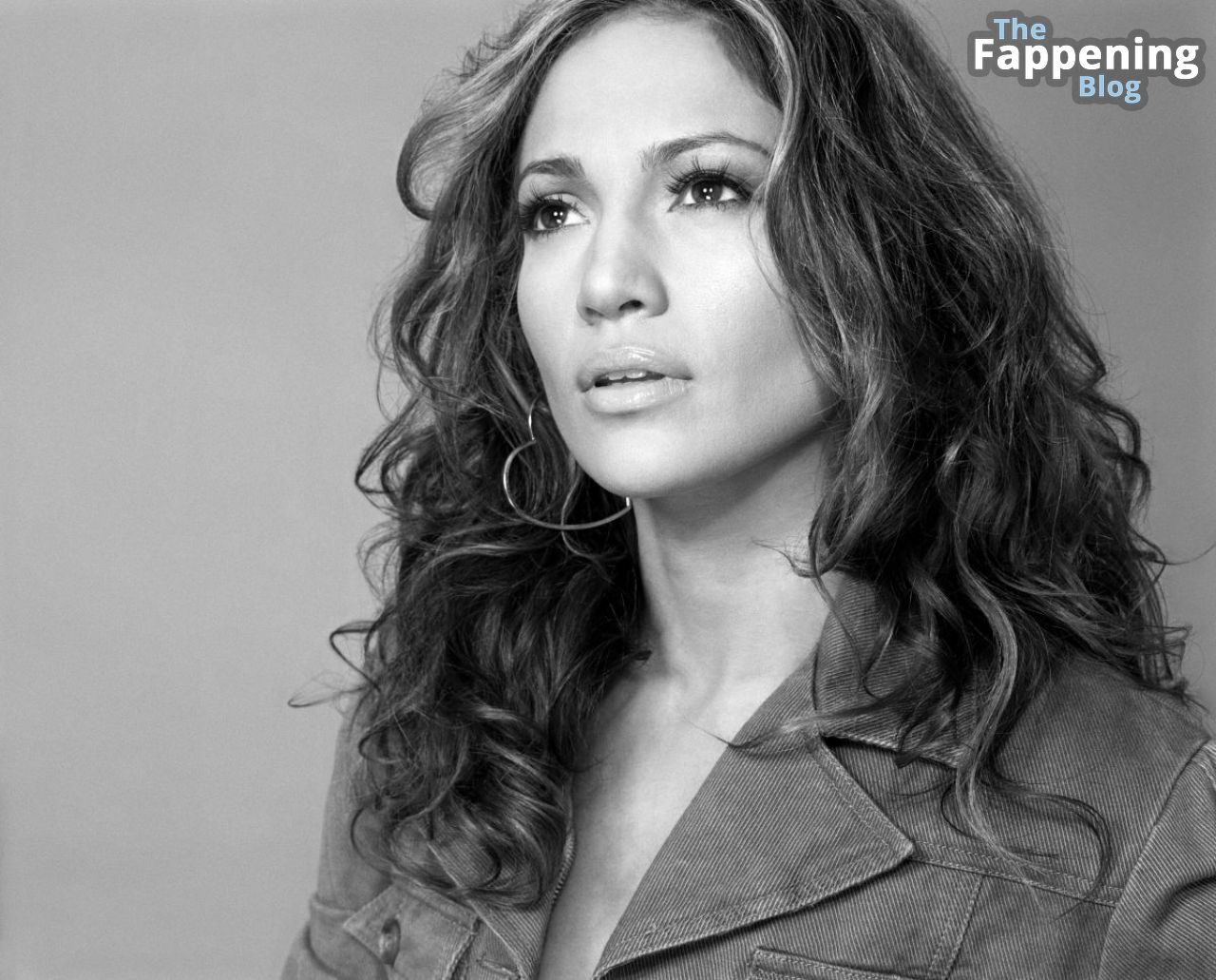 Jennifer-Lopez-Iconic-Cleavage-Still-Fragrance-9-thefappeningblog.com_.jpg