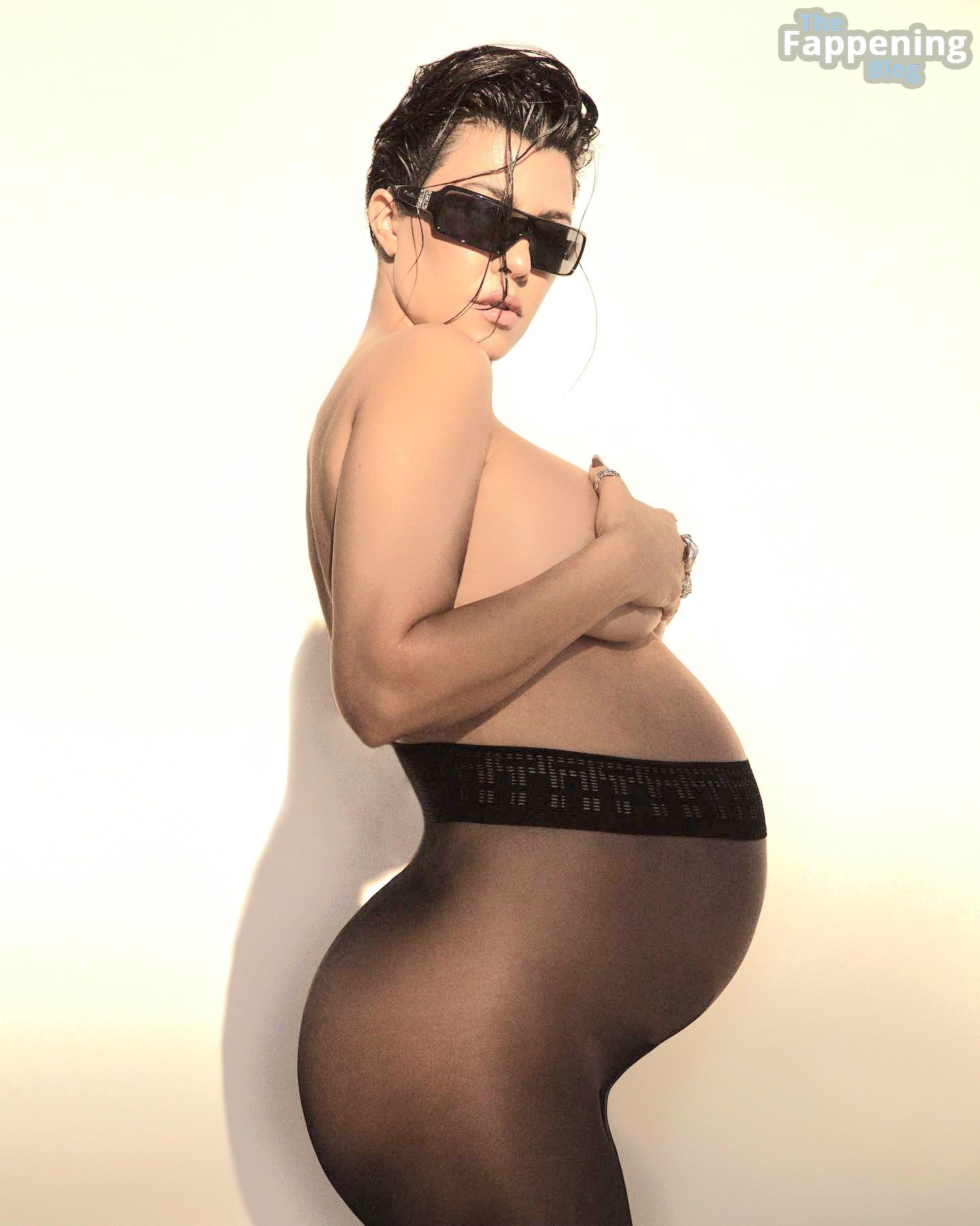 Kourtney Kardashian Sexy &amp; Topless – Vanity Fair Italy (6 Photos)