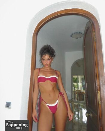 Liana Marisa / lianatambini Nude Leaks Photo 9