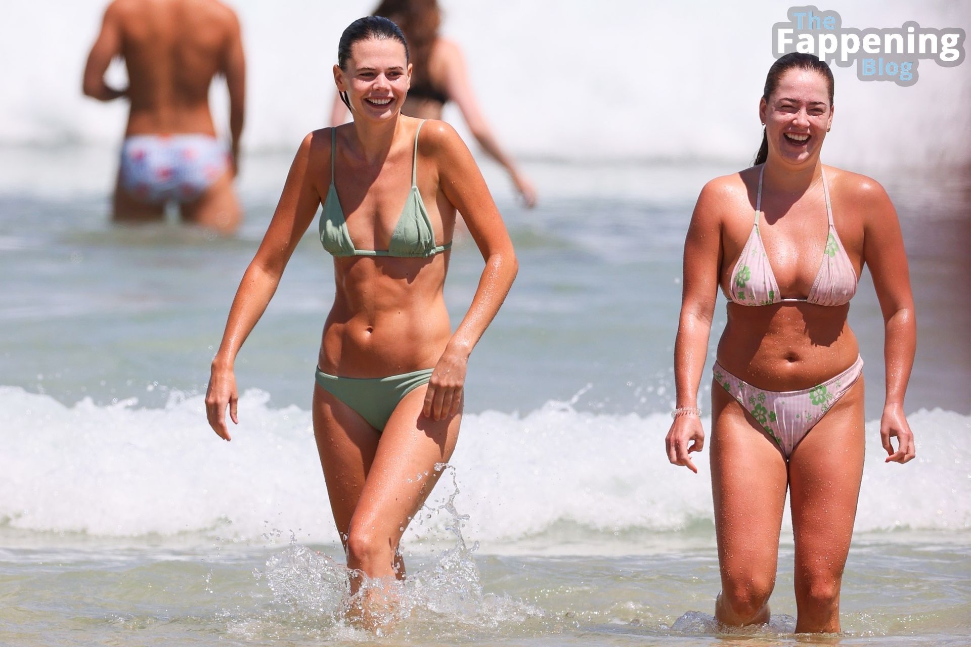 Lucia Hawley Flaunts Her Gorgeous Bikini Figure at Bondi Beach (24 Photos)