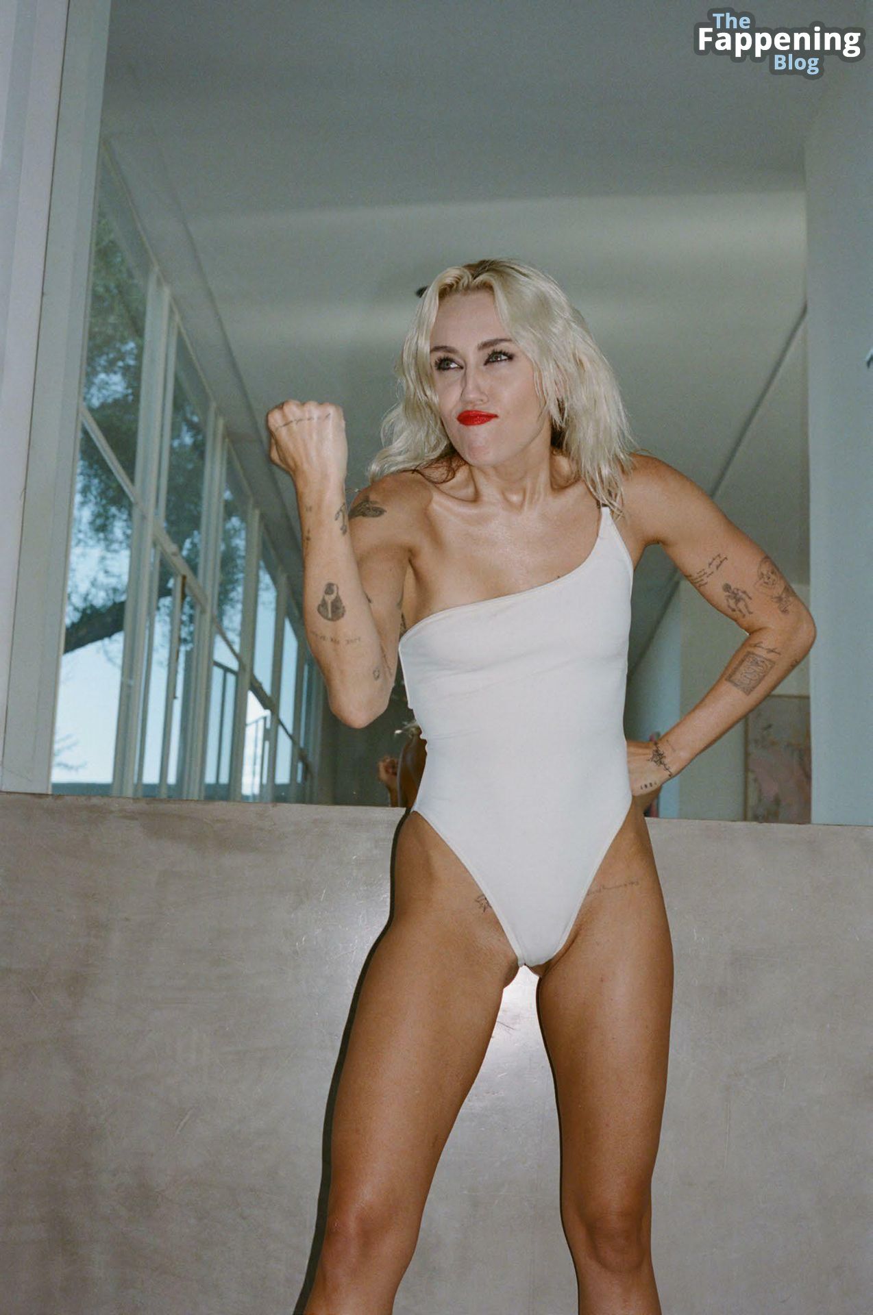 Miley Cyrus Nude &amp; Sexy – Endless Summer Vacation Outtakes (136 Photos)