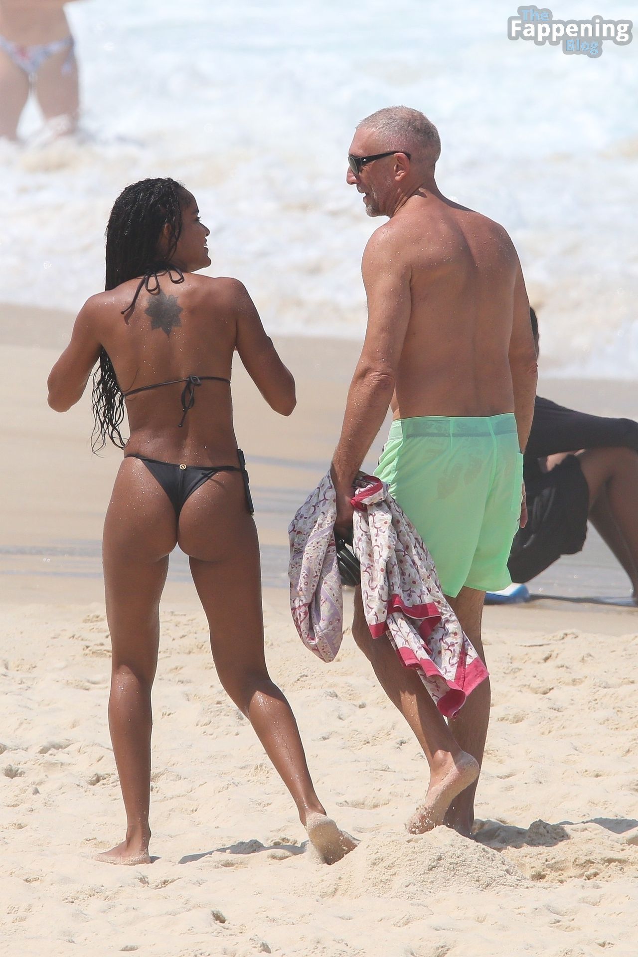 Narah Baptista &amp; Vincent Cassel Share the PDA in Rio (36 Photos)