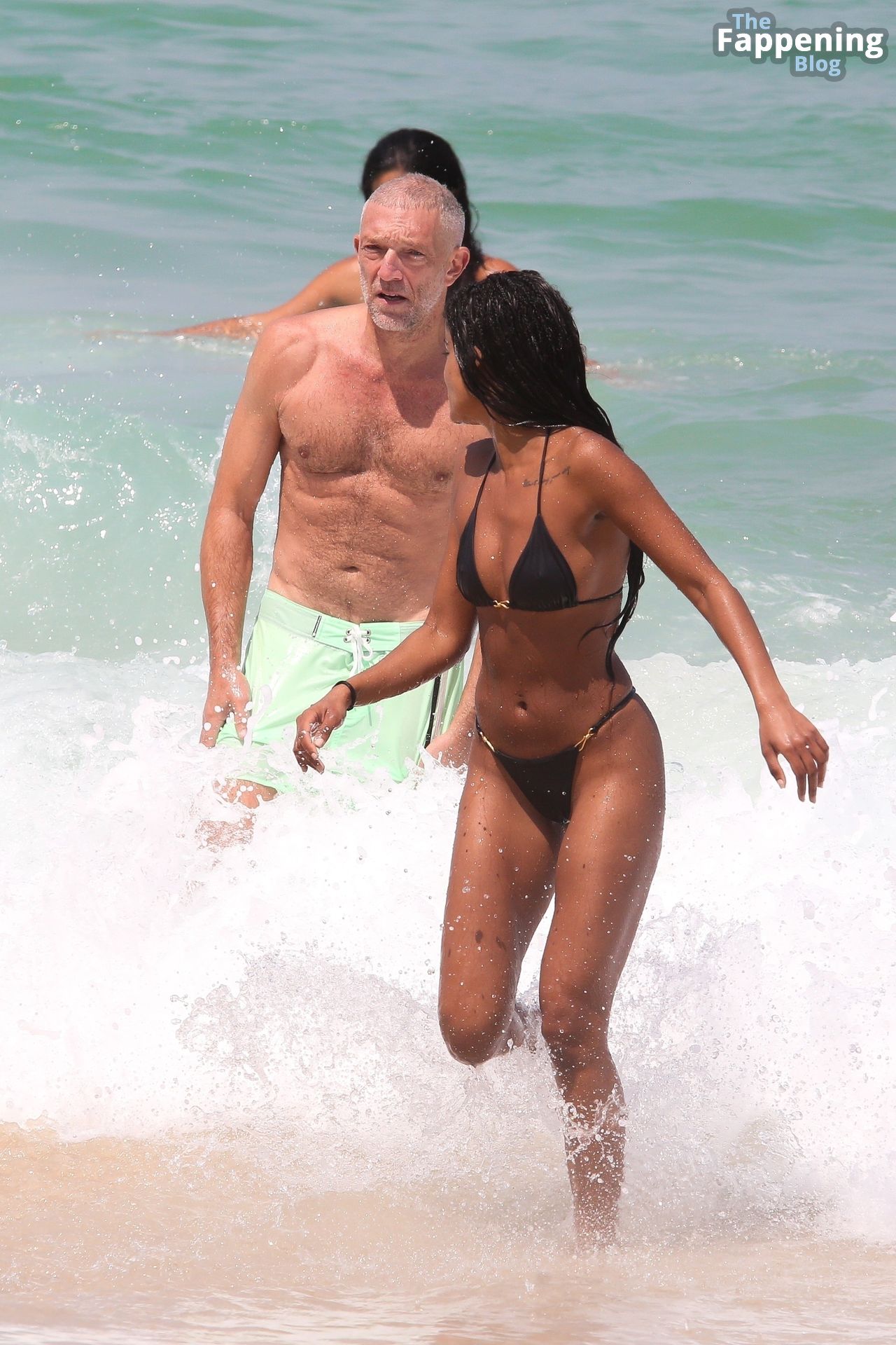 Narah Baptista &amp; Vincent Cassel Share the PDA in Rio (36 Photos)
