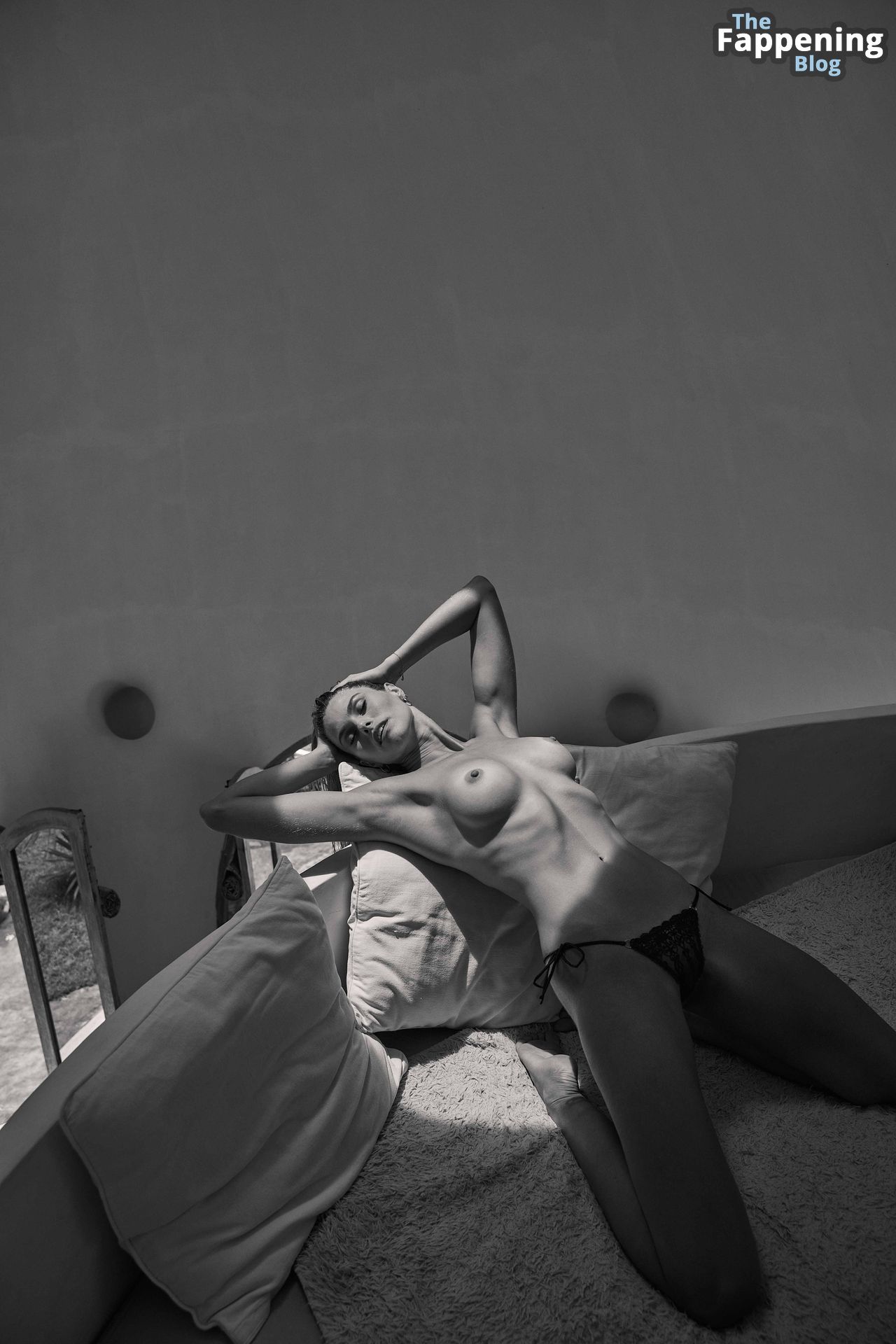 Natalie Roser Nude &amp; Sexy – Series Magazine Issue 44 (30 Photos)