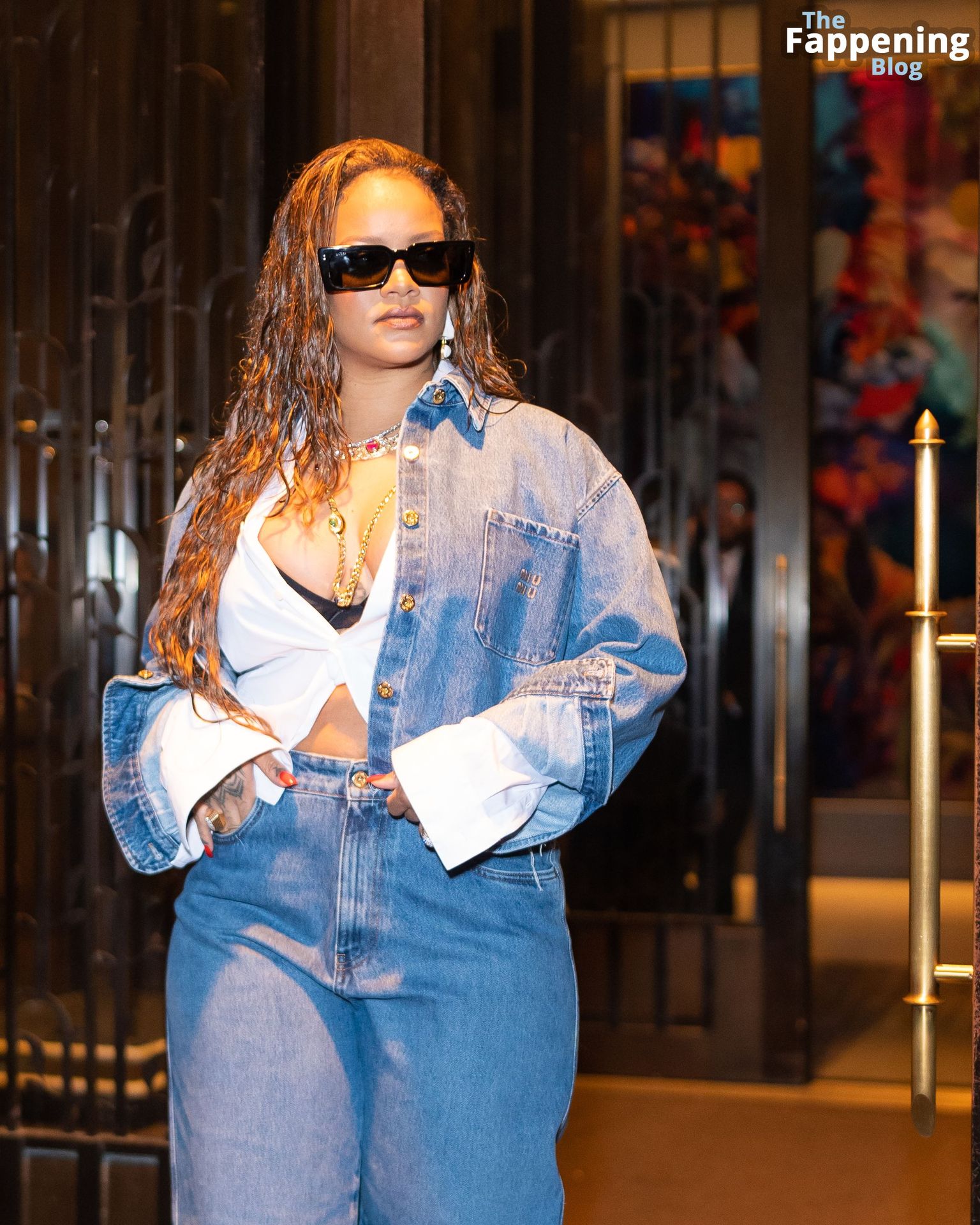 Rihanna Flaunts Her Cleavage in Jersey City (50 Photos)