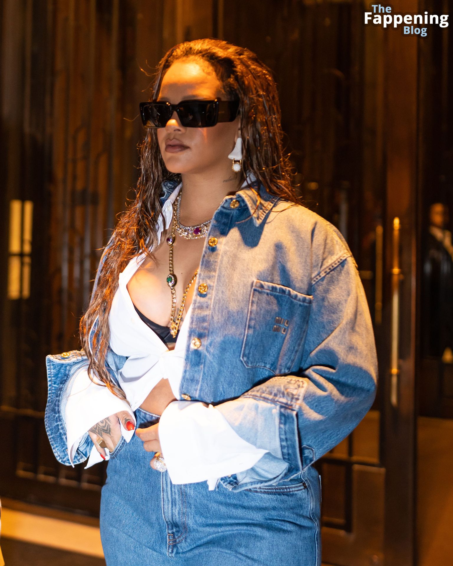 Rihanna Flaunts Her Cleavage in Jersey City (50 Photos)