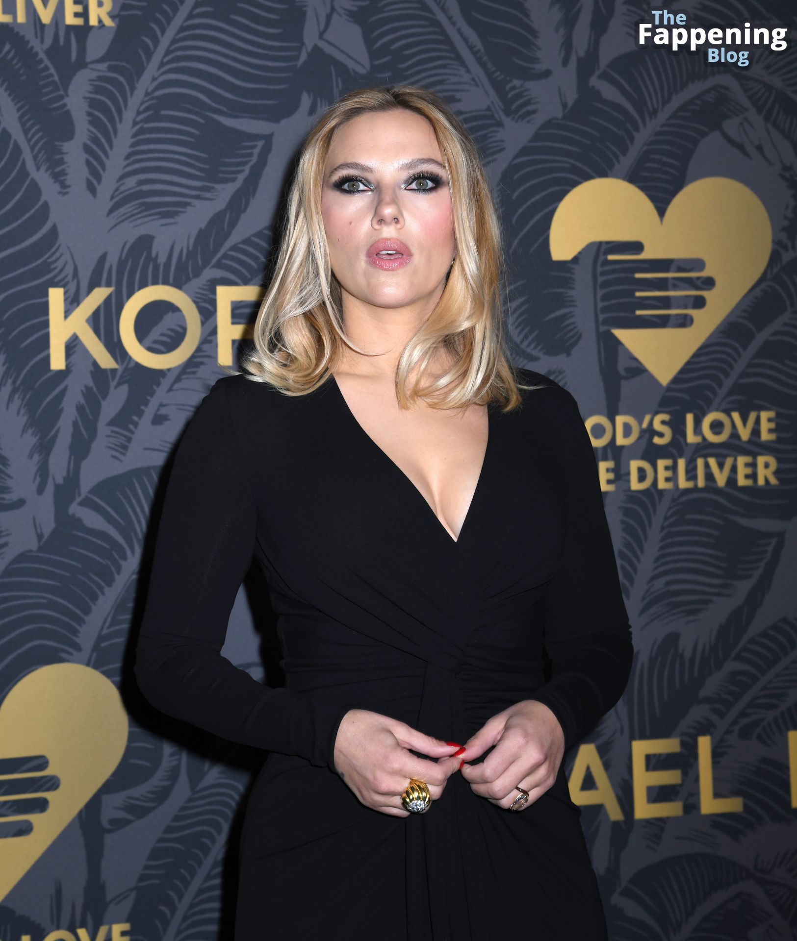 Scarlett Johansson Flaunts Nice Cleavage at the God’s Love We Deliver 2023 Golden Heart Awards (63 Photos)