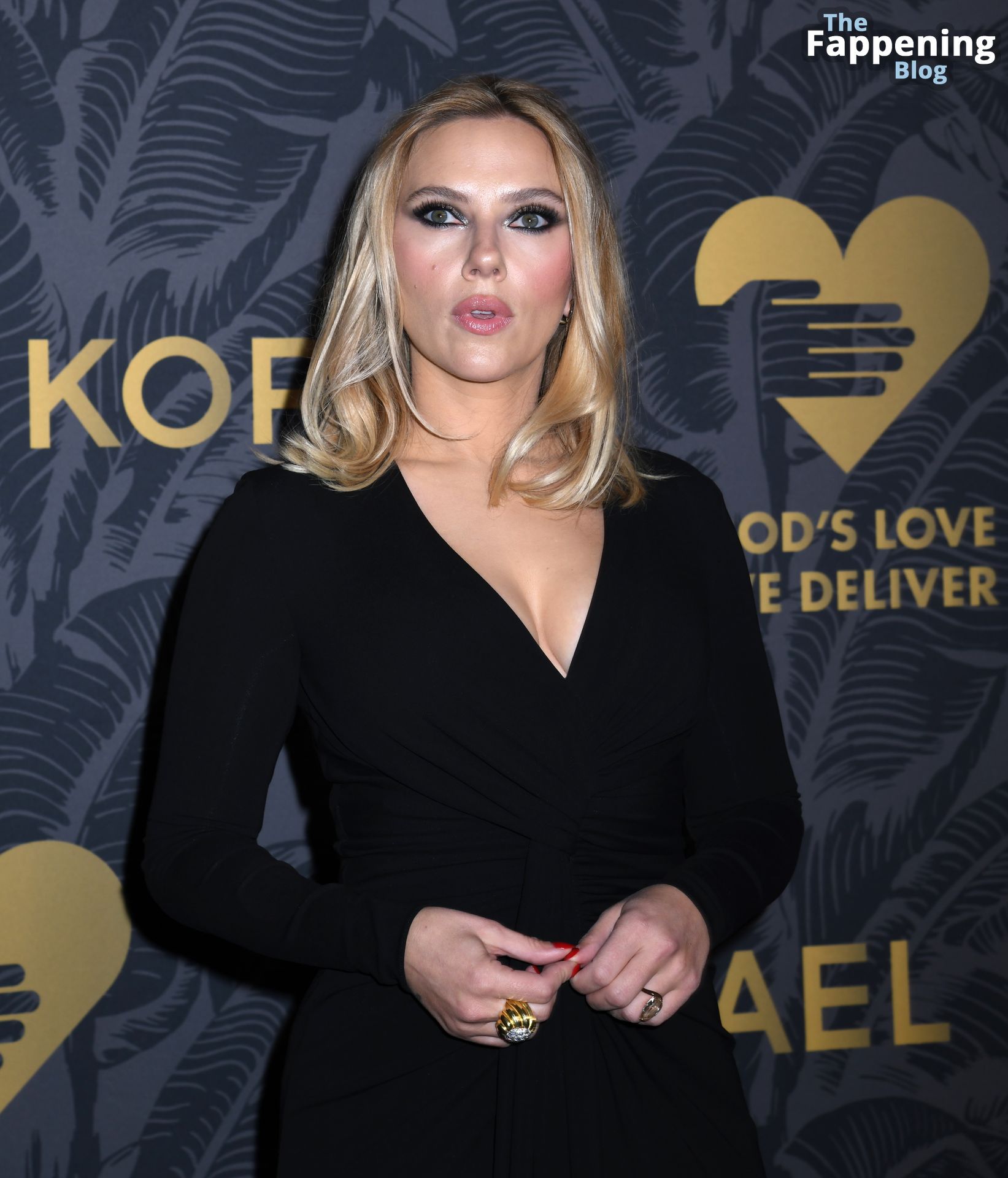 Scarlett Johansson Flaunts Nice Cleavage at the God’s Love We Deliver 2023 Golden Heart Awards (63 Photos)