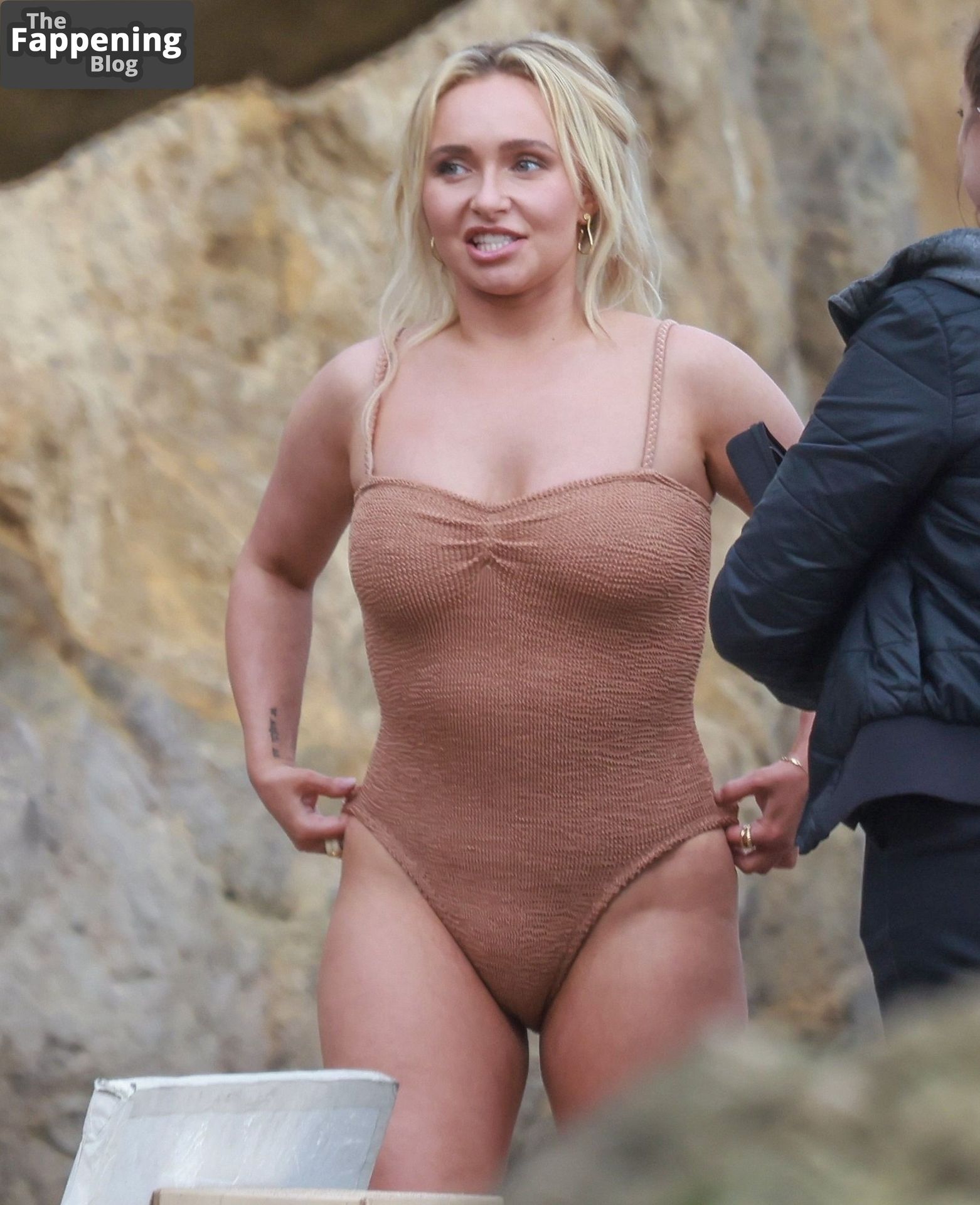 hayden-panettiere-private-photo-38680-thefappeningblog.com_.jpg