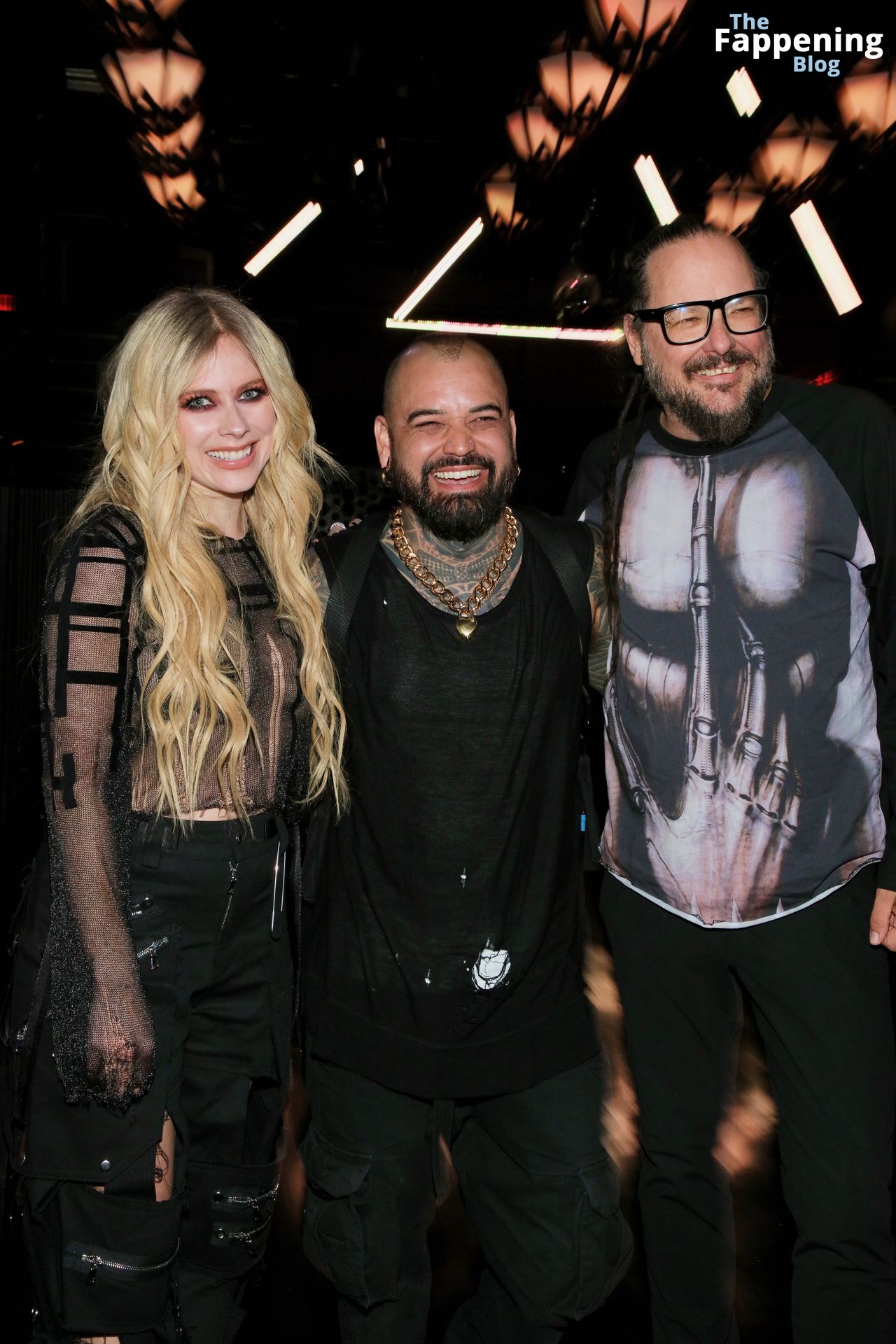 Avril Lavigne Shows Off Her Tits the 10th Anniversary Celebration of Ashton Michael Atelier (14 Photos)