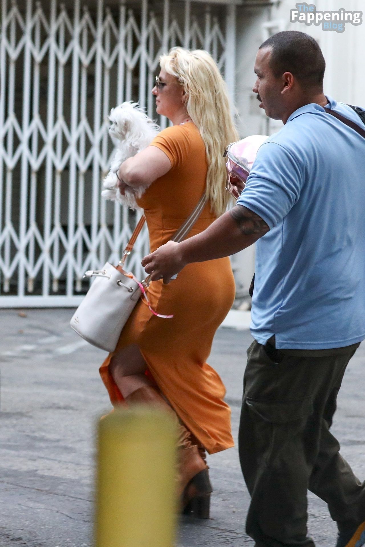 Britney-Spears-Orange-Dress-Braless-Boobs-Curvy-1-thefappeningblog.com_.jpg