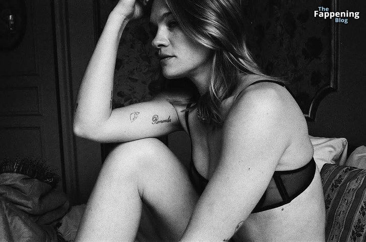 Eva Biechy Nude &amp; Sexy (11 Photos)