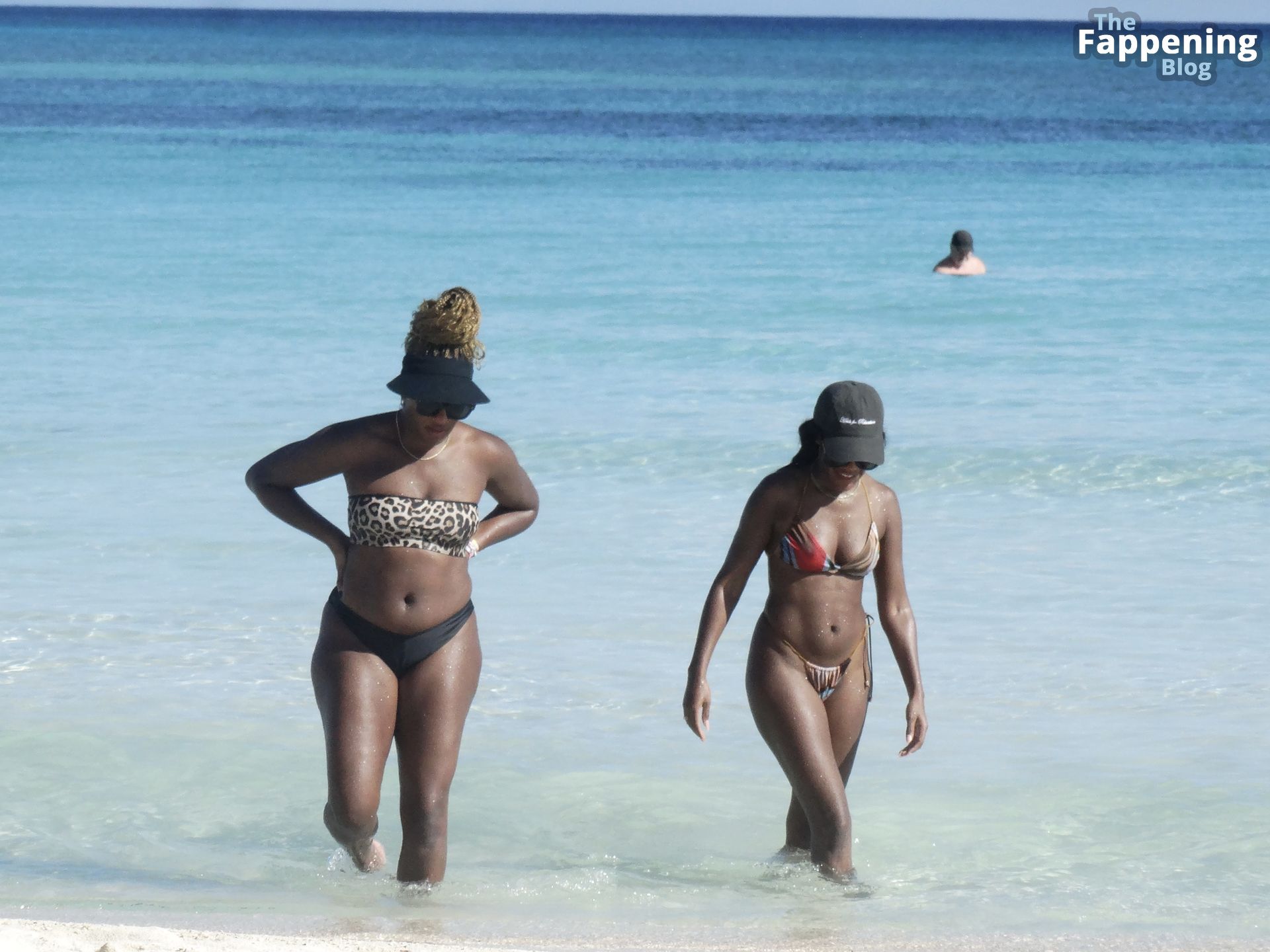 Gabby Prescod &amp; Danielle Prescod are Spotted in Riviera Maya (14 Photos)