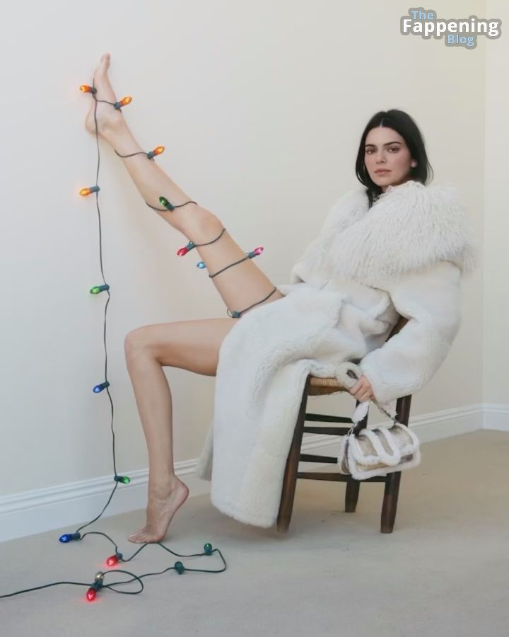 Kendall Jenner Nude &amp; Sexy – Jacquemus Holiday Collection Shoot (11 Photos)