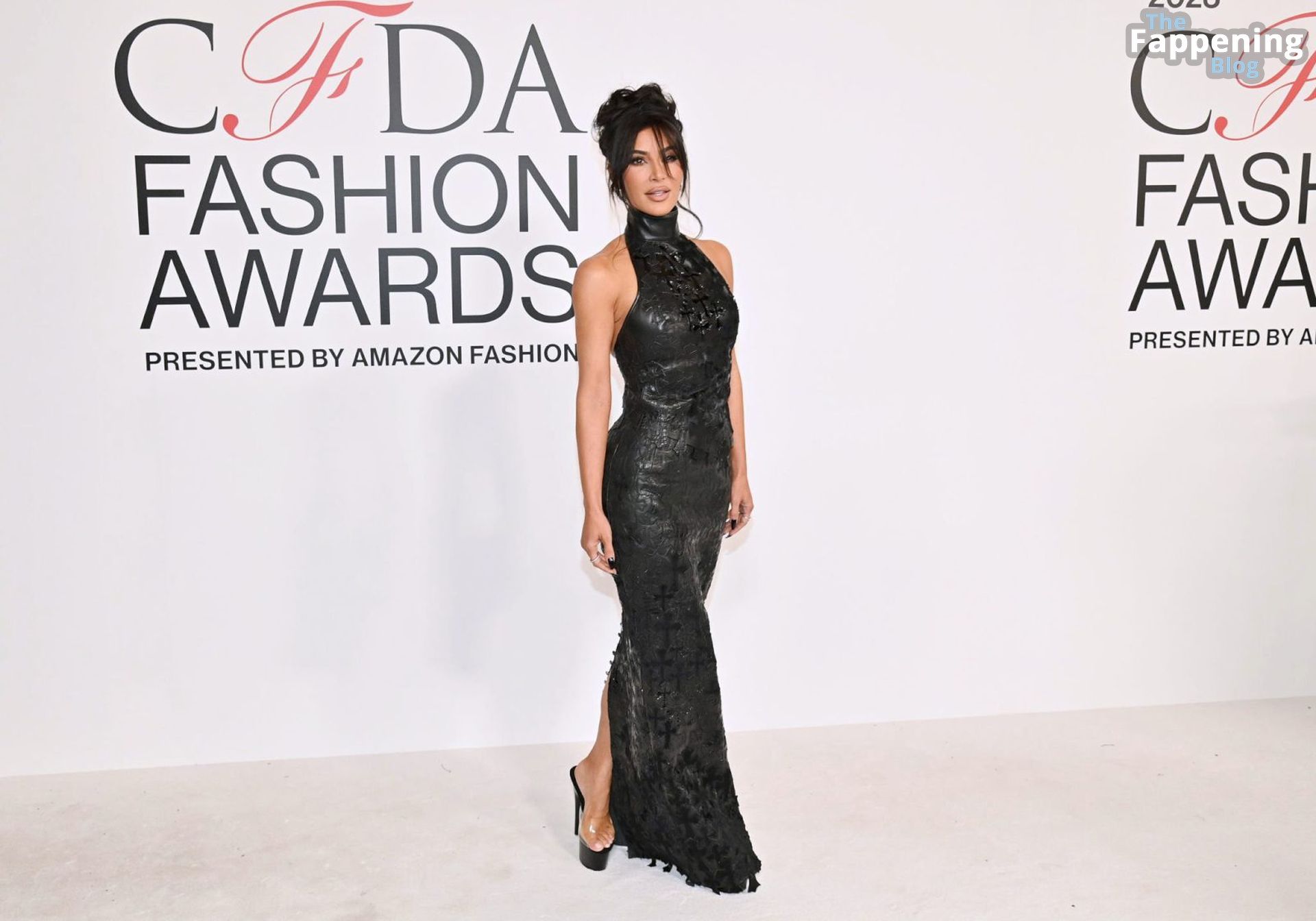 Kim-Kardashian-CFDA-Awards-Curves-16-thefappeningblog.com_.jpg