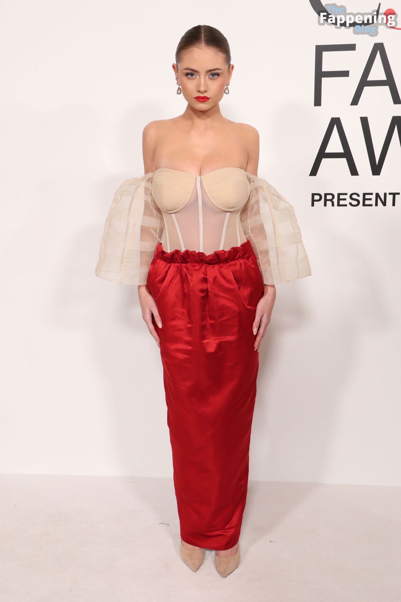 Leni Klum Displays Her Sexy Breasts at the CFDA Awards in New York (48 Photos)