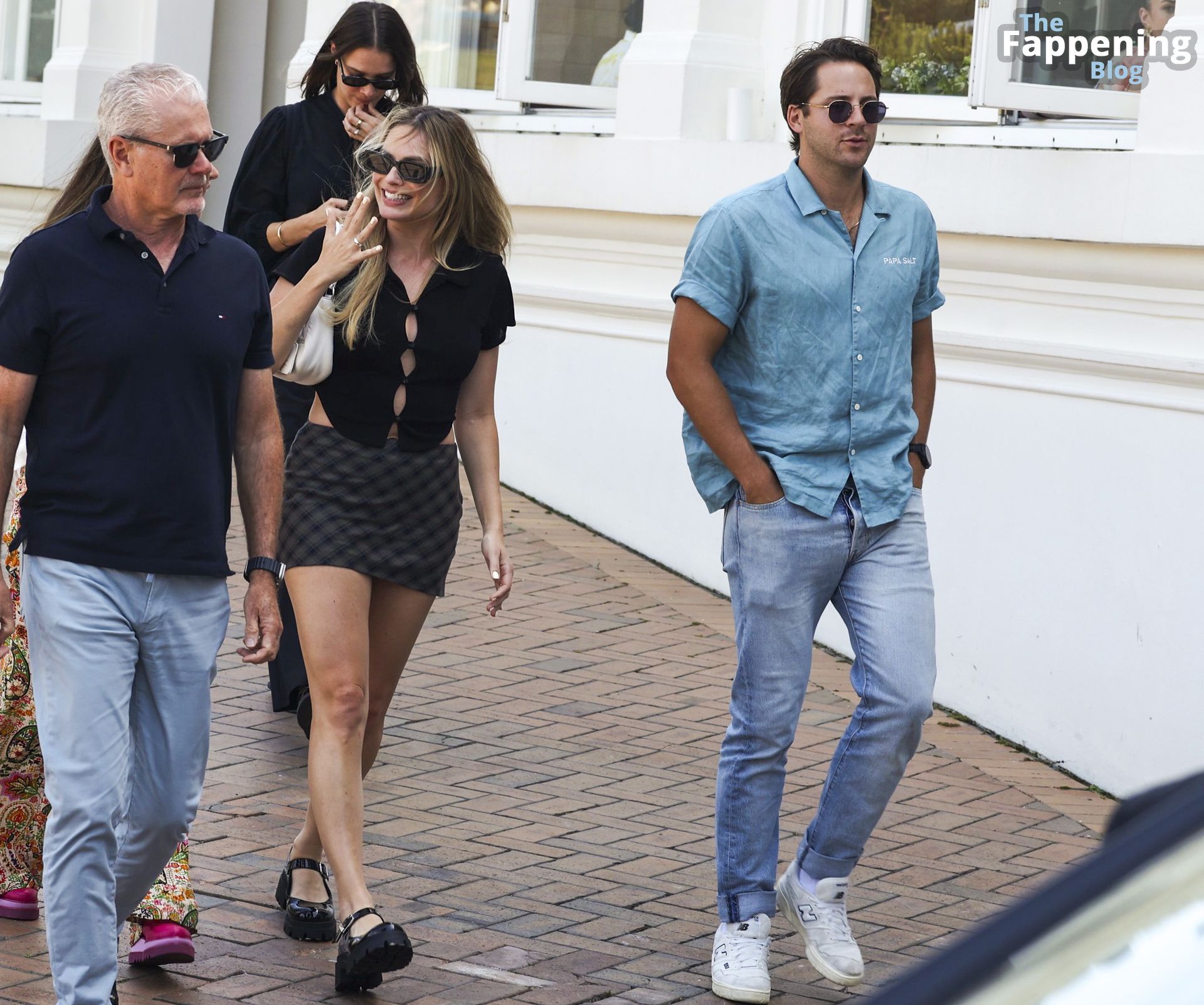 Margot Robbie &amp; Tom Ackerley are Spotted Leaving “Mimi’s” at Coogee Beach (30 Photos)
