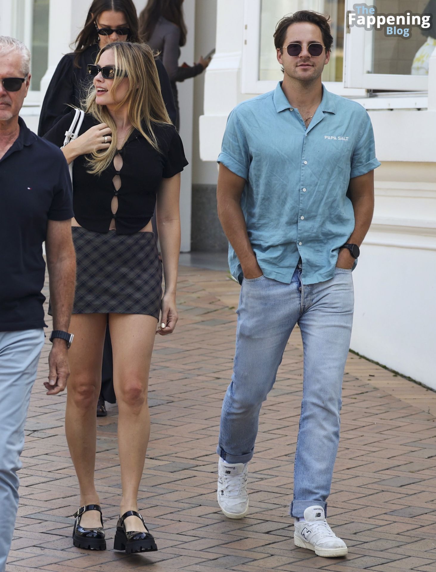 Margot Robbie &amp; Tom Ackerley are Spotted Leaving “Mimi’s” at Coogee Beach (30 Photos)