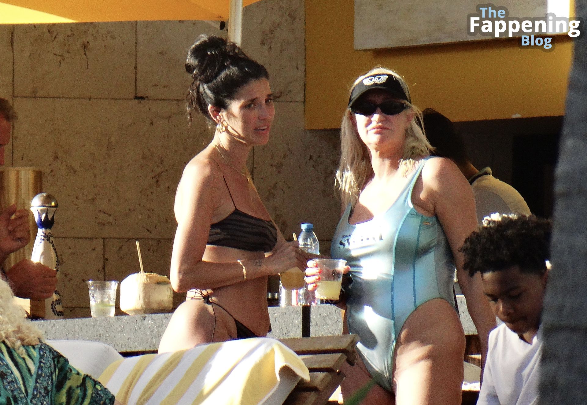 Nicole Williams English Has a Good Time With Her Friends and Husband in Mexico (53 Photos)