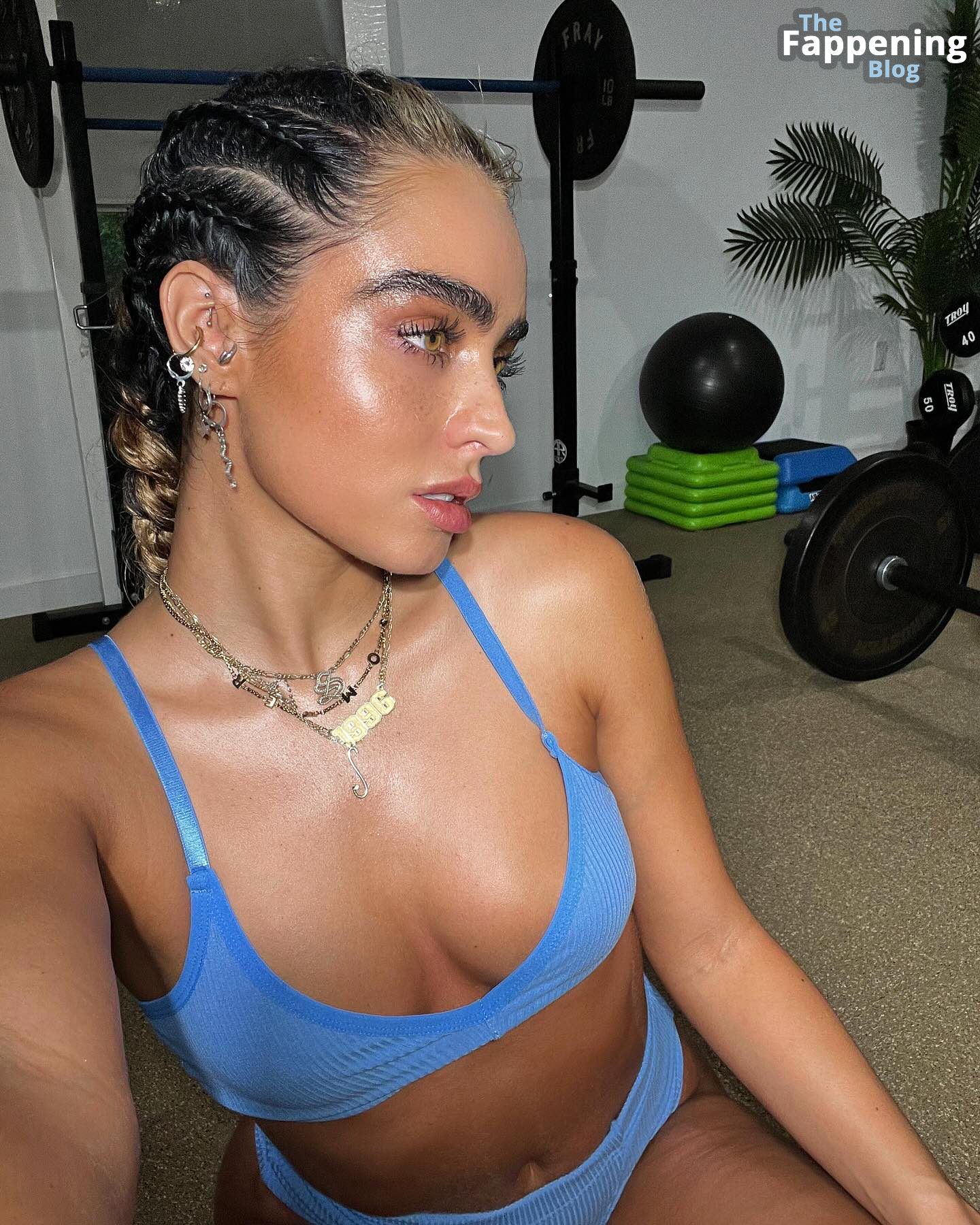 Sommer Ray Flaunts Her Fit Figure in a Gym Shoot (10 Photos)